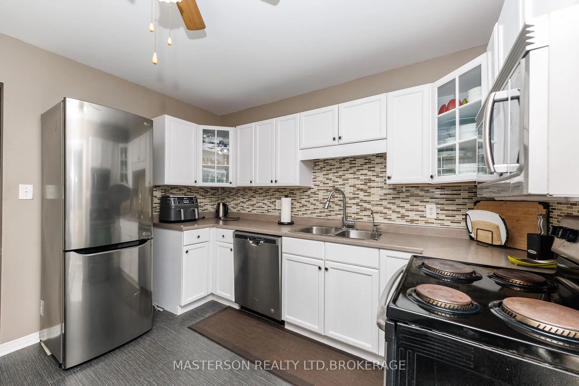 Photo 10 of 17 Lorne Street, St. Catharines, E. Chester — HOMEH