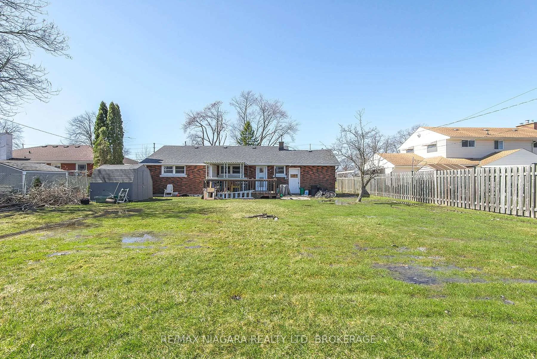 Photo 4 of 88 Golden Boulevard E, Welland, Lincoln/Crowland — HOMEH