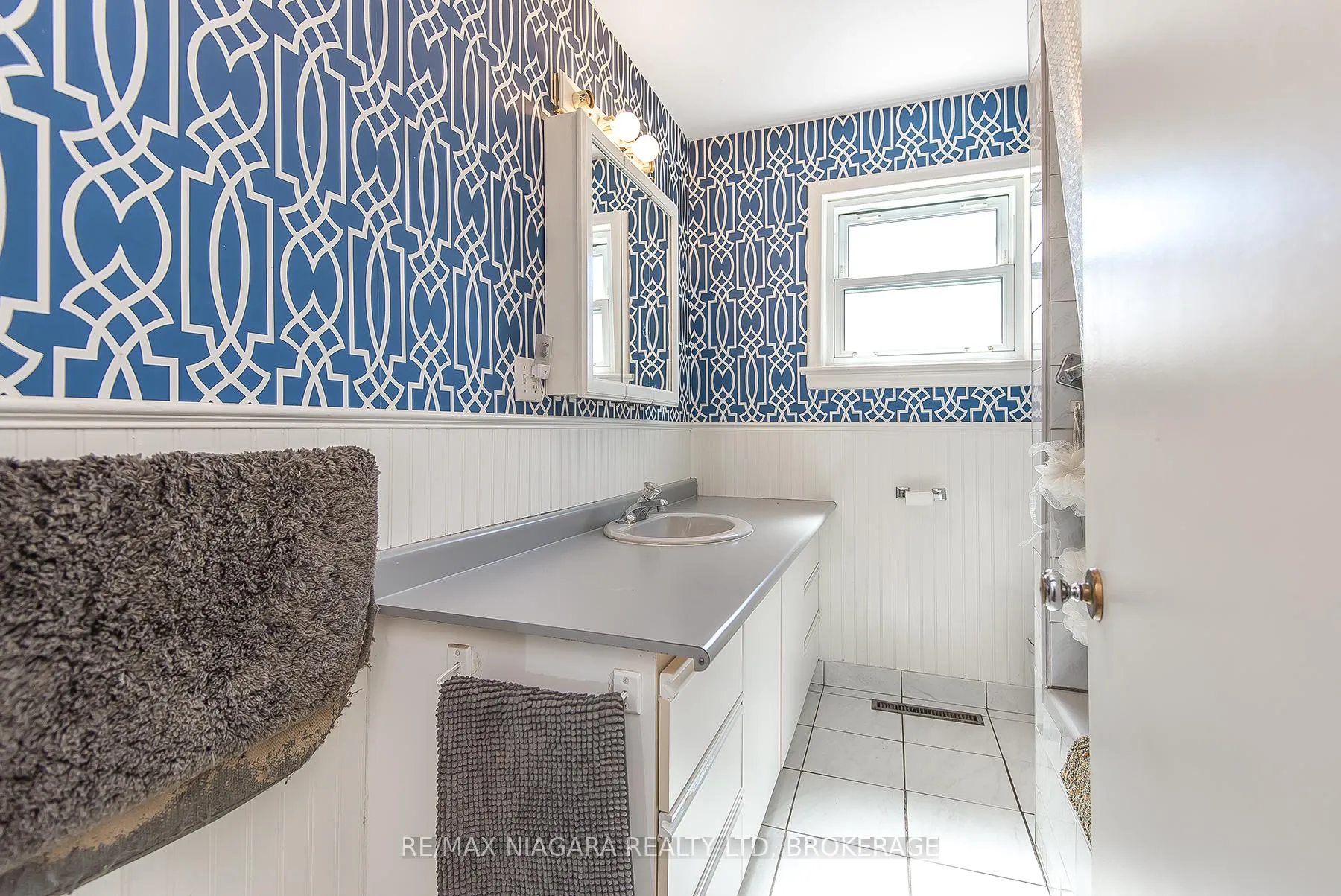 Photo 10 of 88 Golden Boulevard E, Welland, Lincoln/Crowland — HOMEH