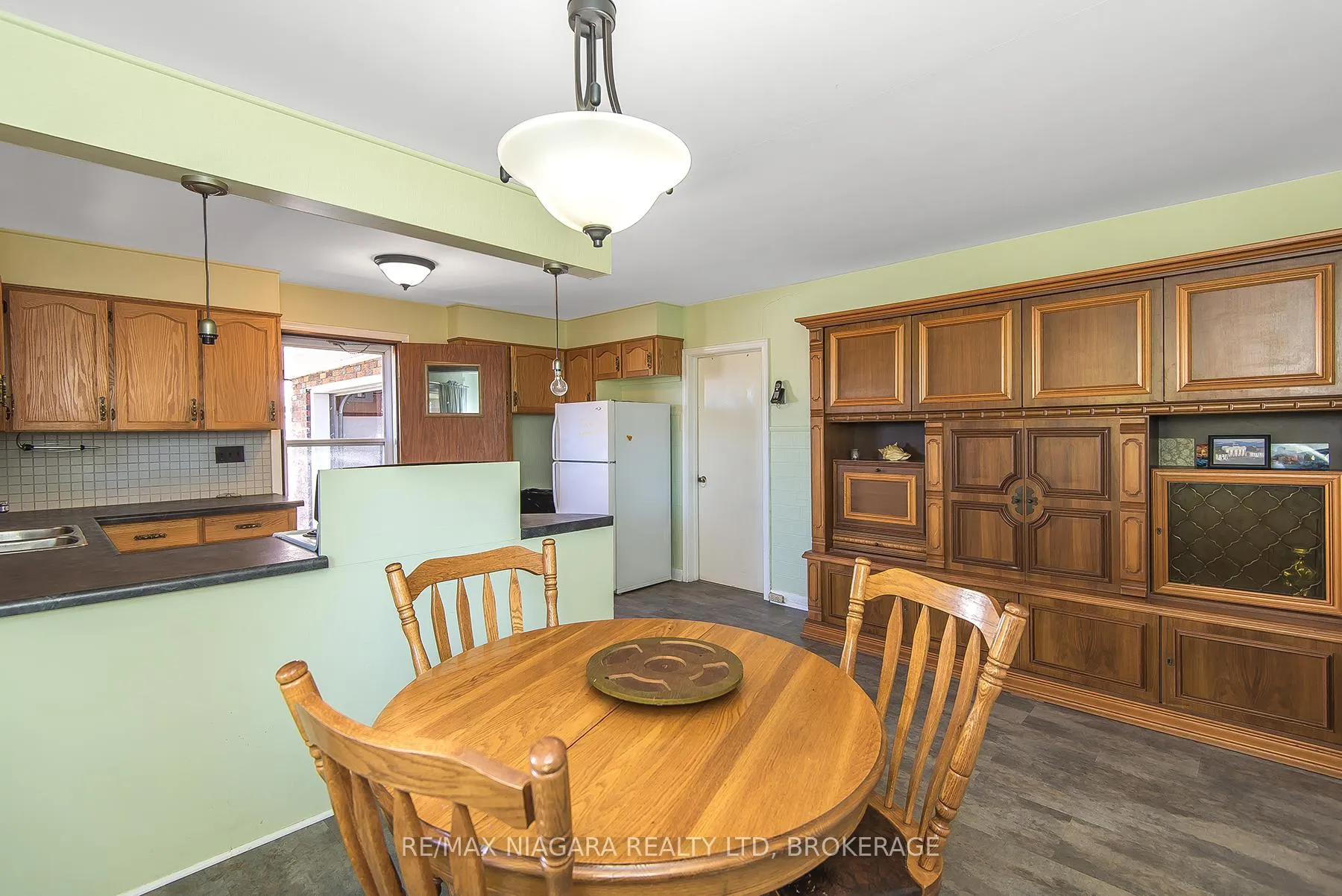 Photo 11 of 88 Golden Boulevard E, Welland, Lincoln/Crowland — HOMEH