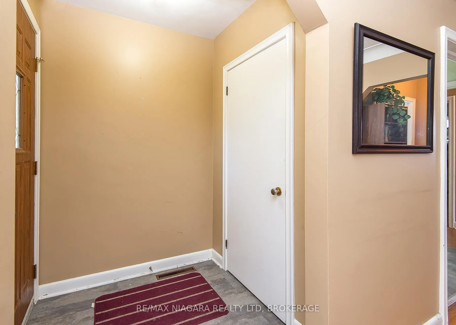 Photo 19 of 88 Golden Boulevard E, Welland, Lincoln/Crowland — HOMEH