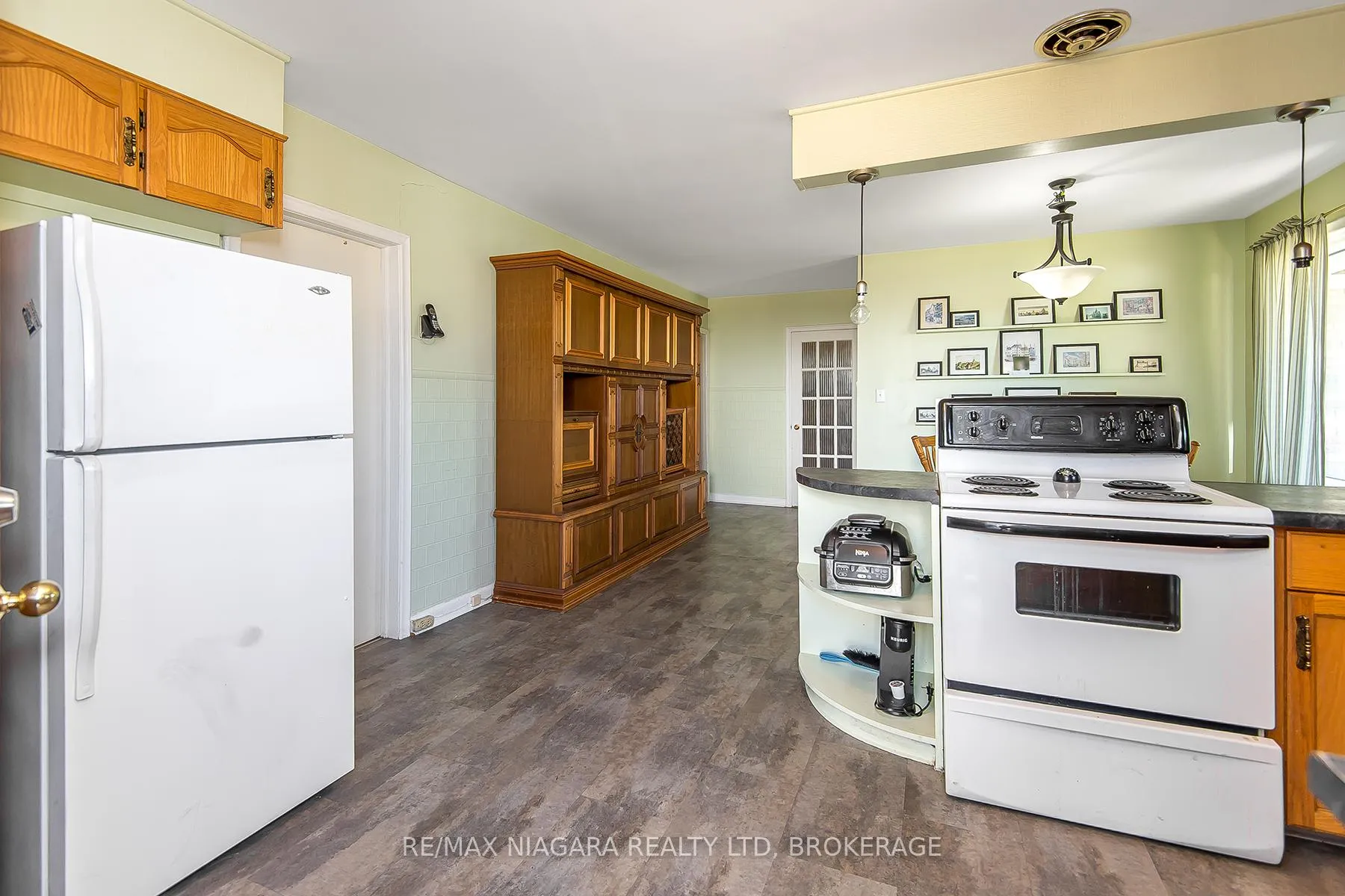 Photo 21 of 88 Golden Boulevard E, Welland, Lincoln/Crowland — HOMEH