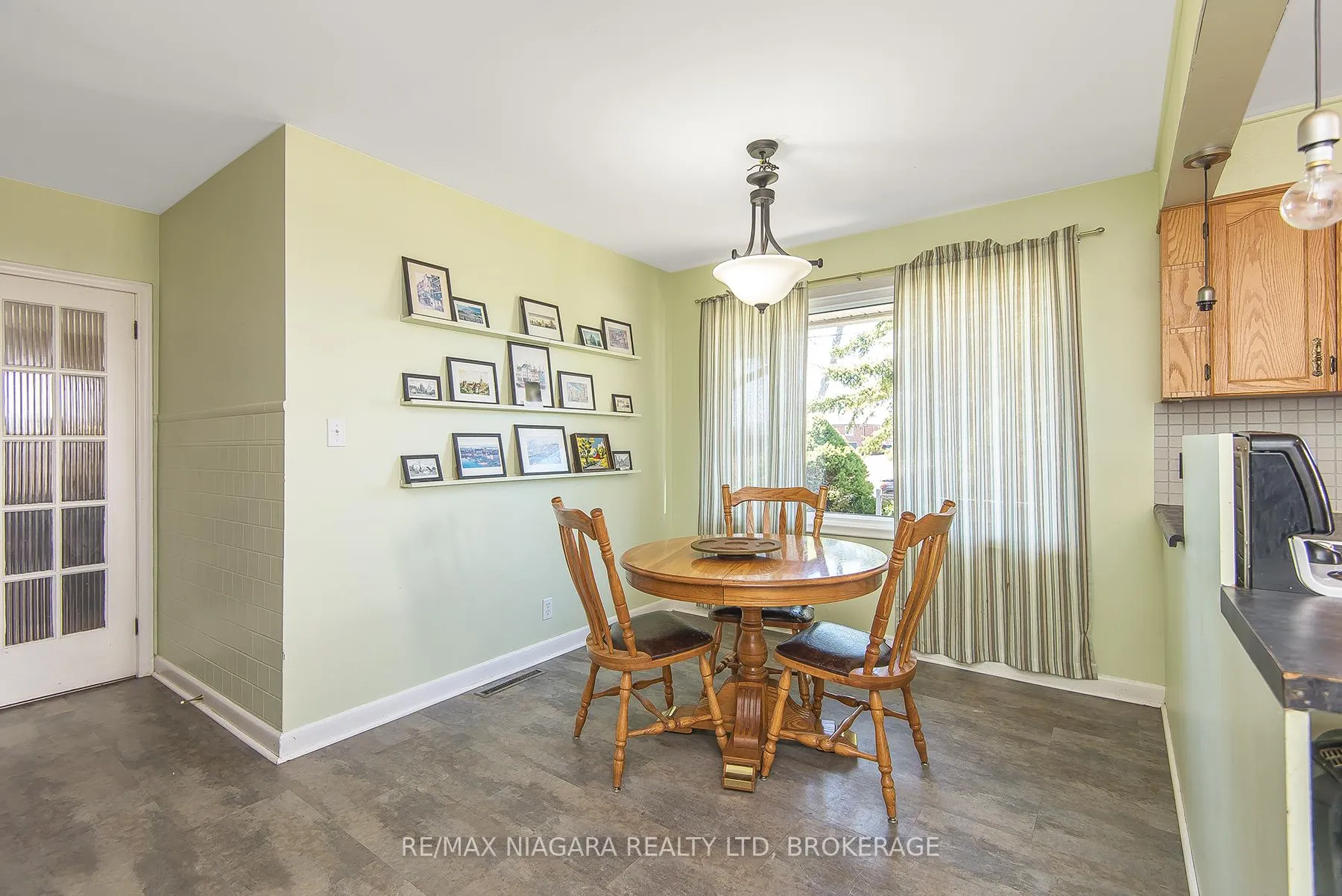 Photo 23 of 88 Golden Boulevard E, Welland, Lincoln/Crowland — HOMEH