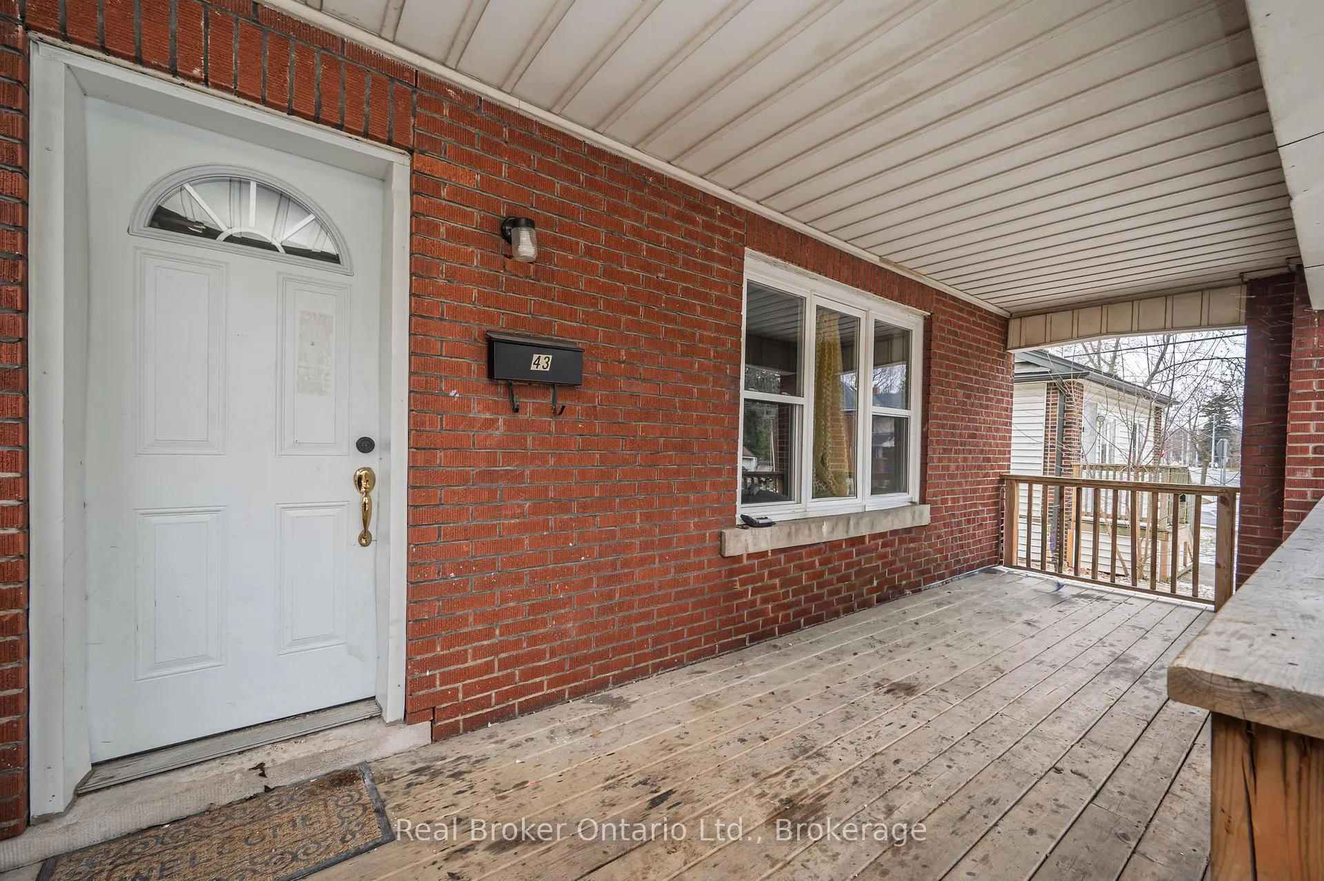 Photo 4 of 43 Sterling Street, Hamilton, Westdale — HOMEH