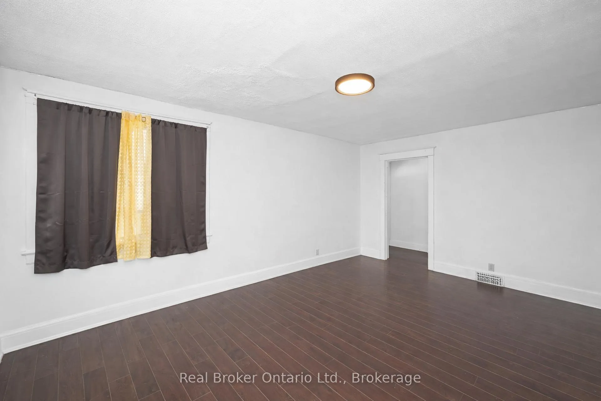 Photo 8 of 43 Sterling Street, Hamilton, Westdale — HOMEH