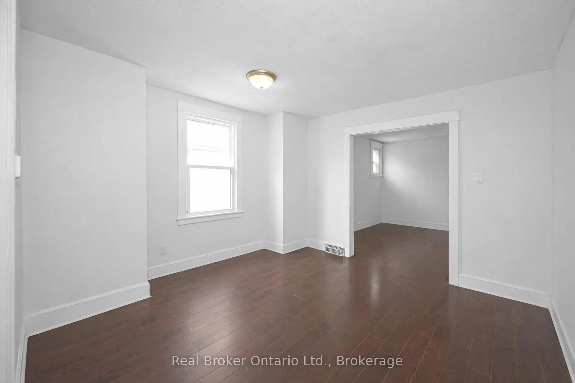 Photo 10 of 43 Sterling Street, Hamilton, Westdale — HOMEH