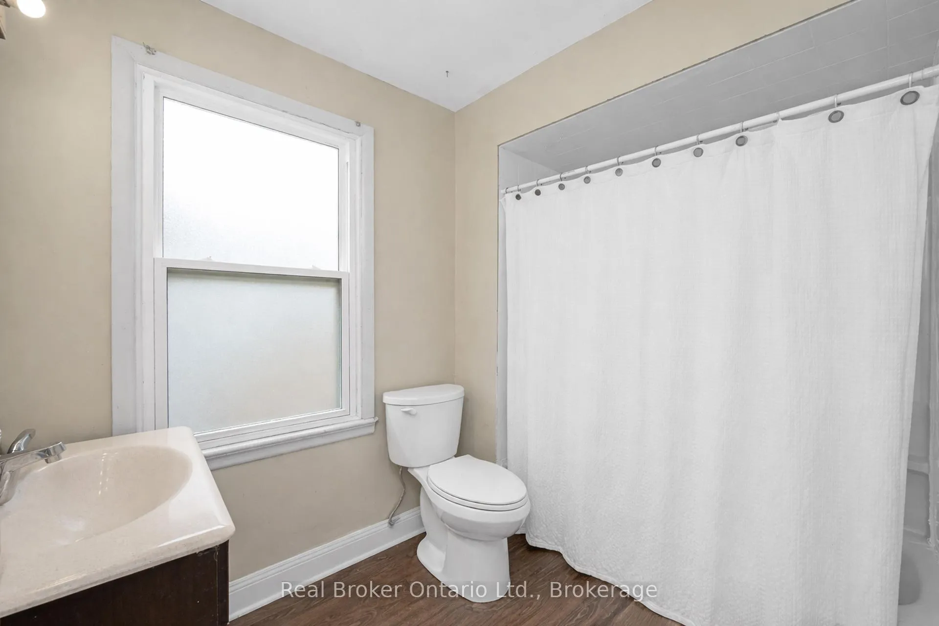 Photo 13 of 43 Sterling Street, Hamilton, Westdale — HOMEH