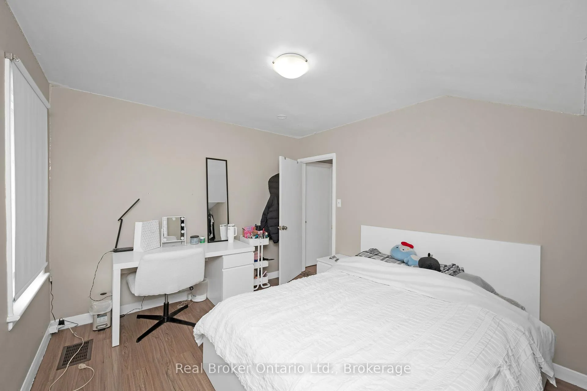Photo 16 of 43 Sterling Street, Hamilton, Westdale — HOMEH