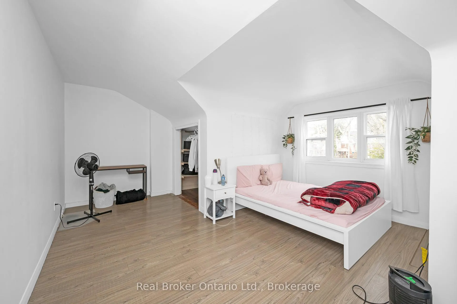 Photo 18 of 43 Sterling Street, Hamilton, Westdale — HOMEH