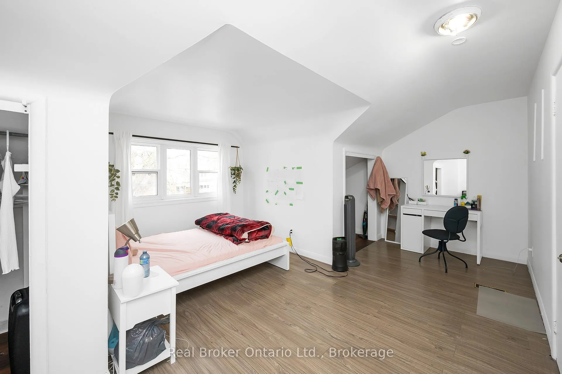 Photo 19 of 43 Sterling Street, Hamilton, Westdale — HOMEH