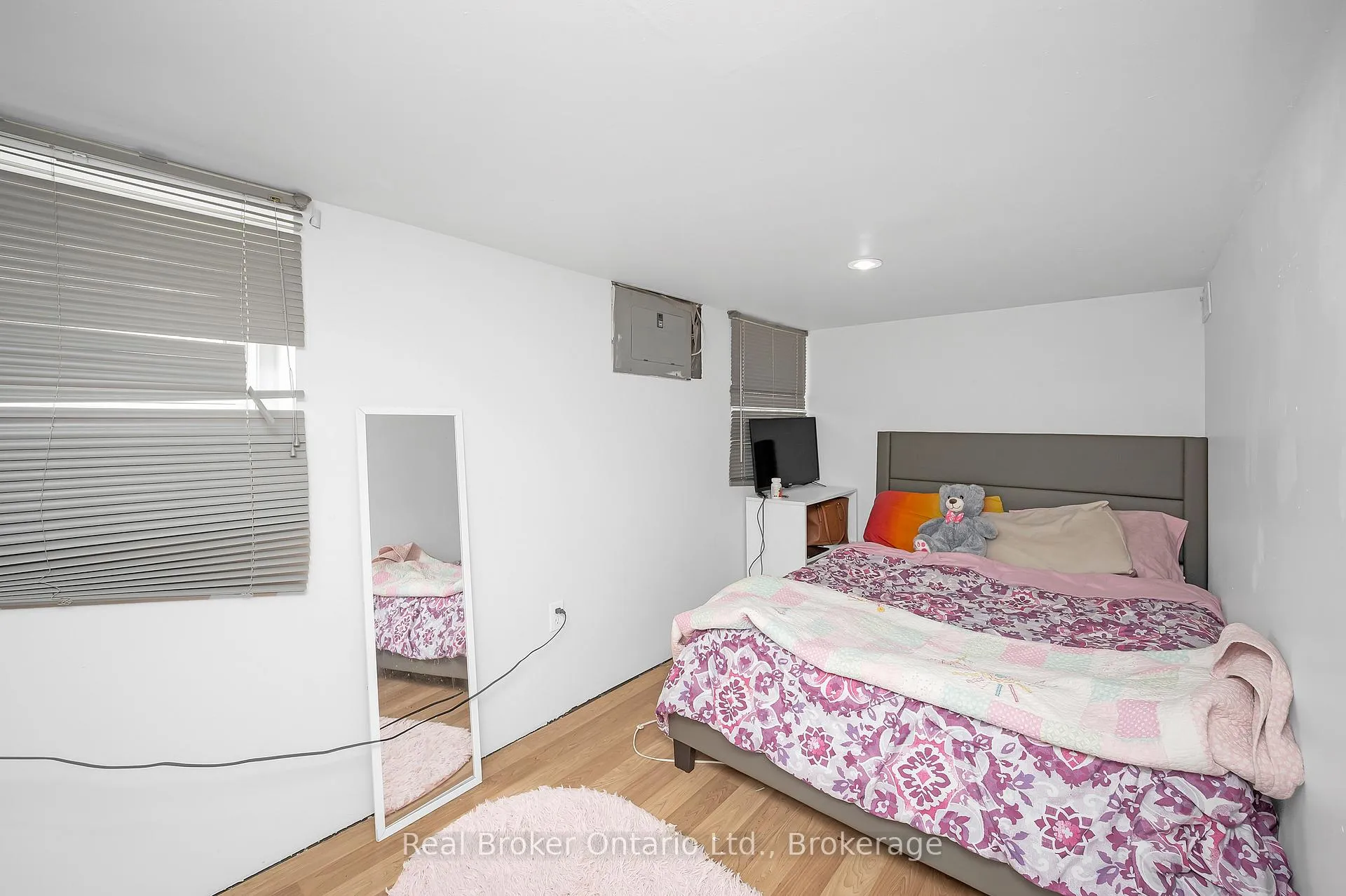 Photo 25 of 43 Sterling Street, Hamilton, Westdale — HOMEH