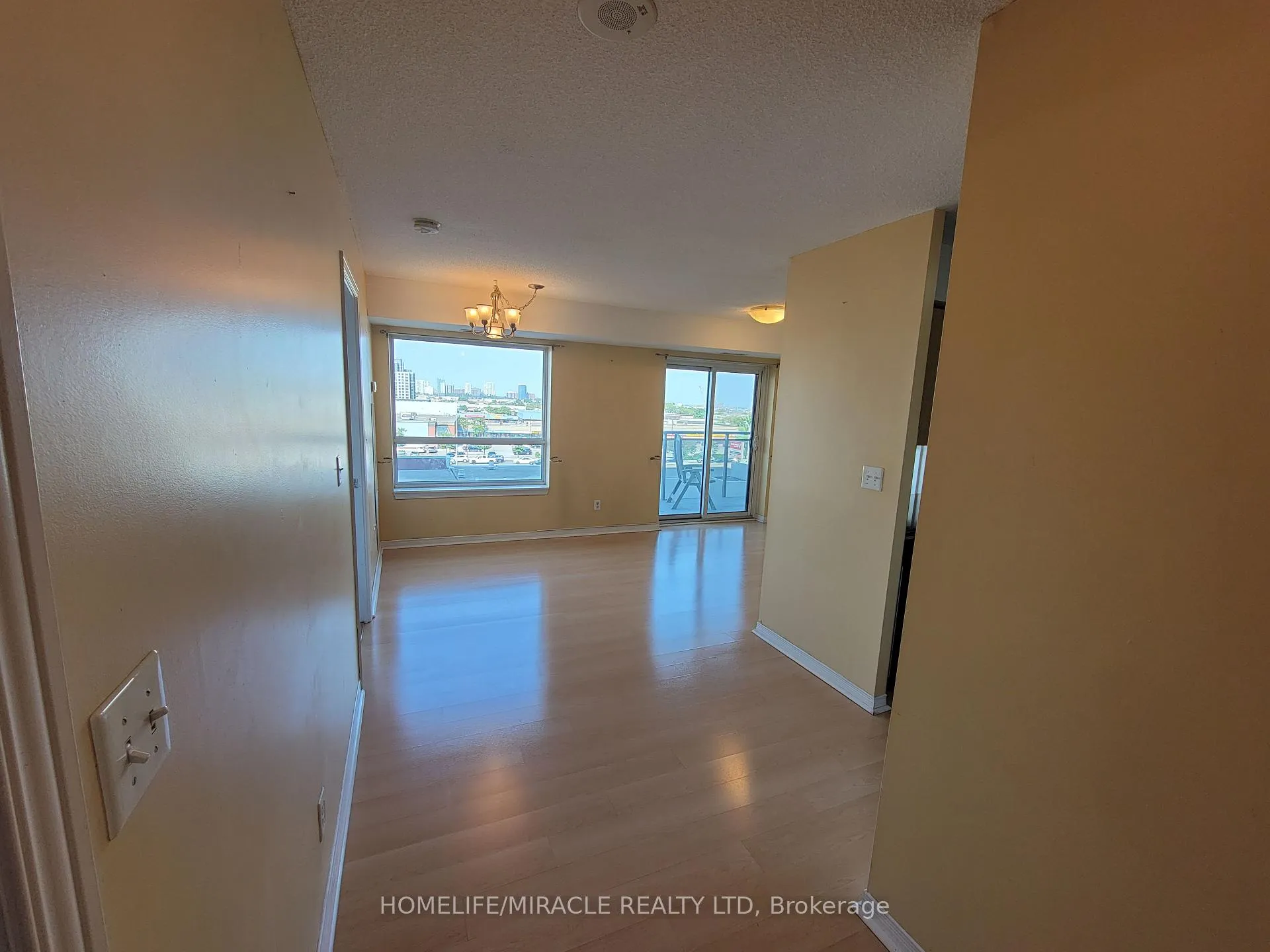 Photo 5 of Unit 503, 215 Queen Street E, Brampton, Queen Street Corridor — HOMEH