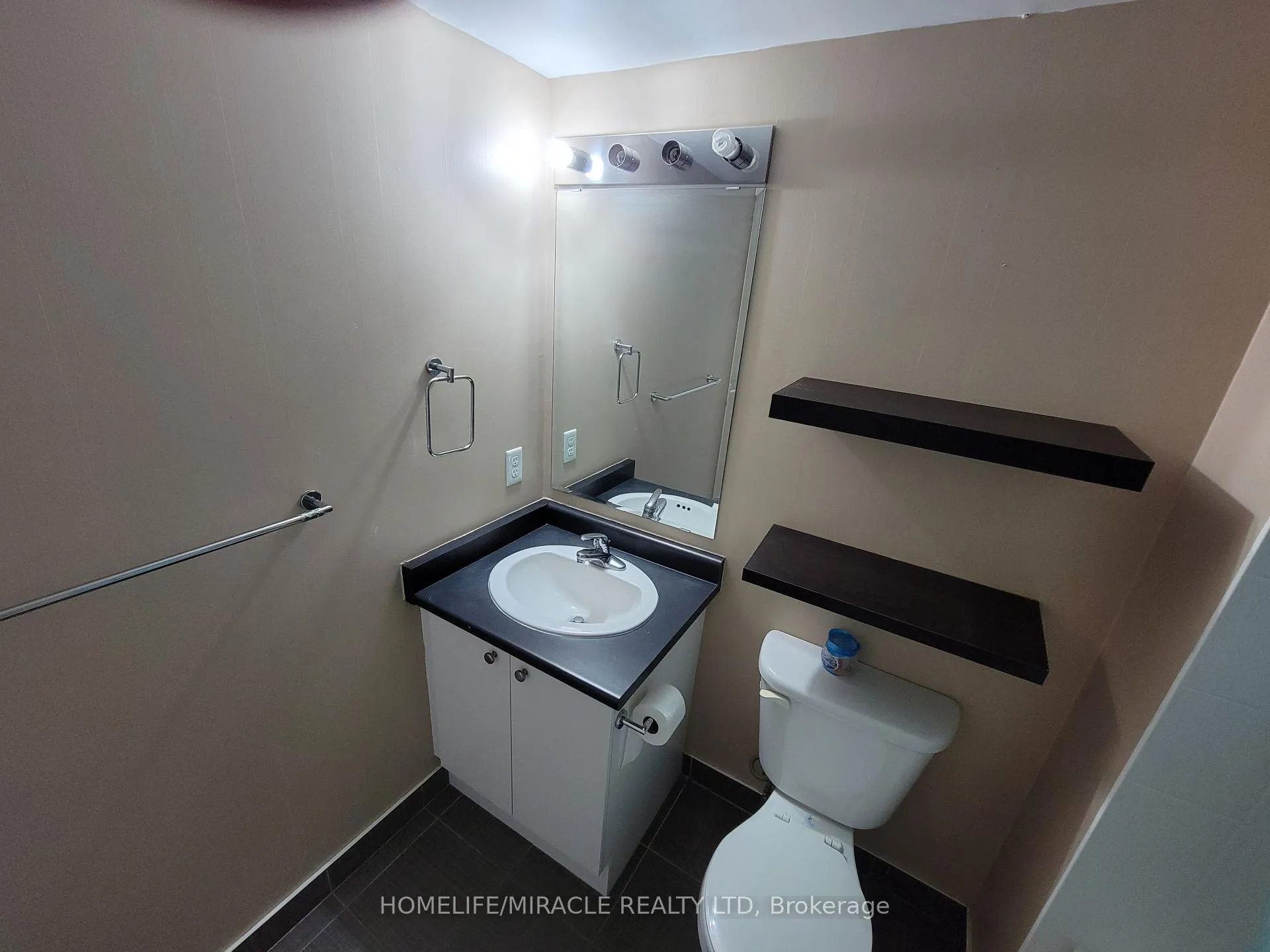 Photo 6 of Unit 503, 215 Queen Street E, Brampton, Queen Street Corridor — HOMEH