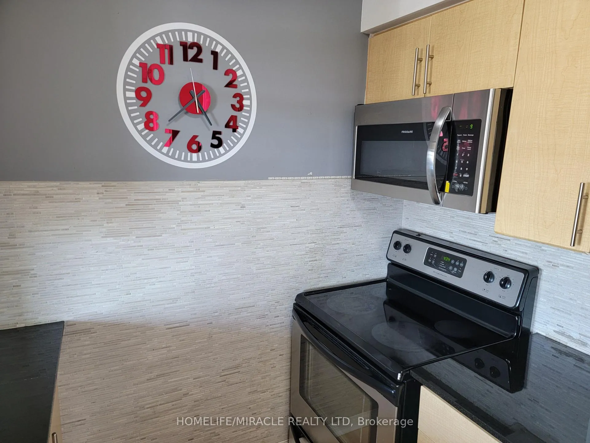 Photo 8 of Unit 503, 215 Queen Street E, Brampton, Queen Street Corridor — HOMEH