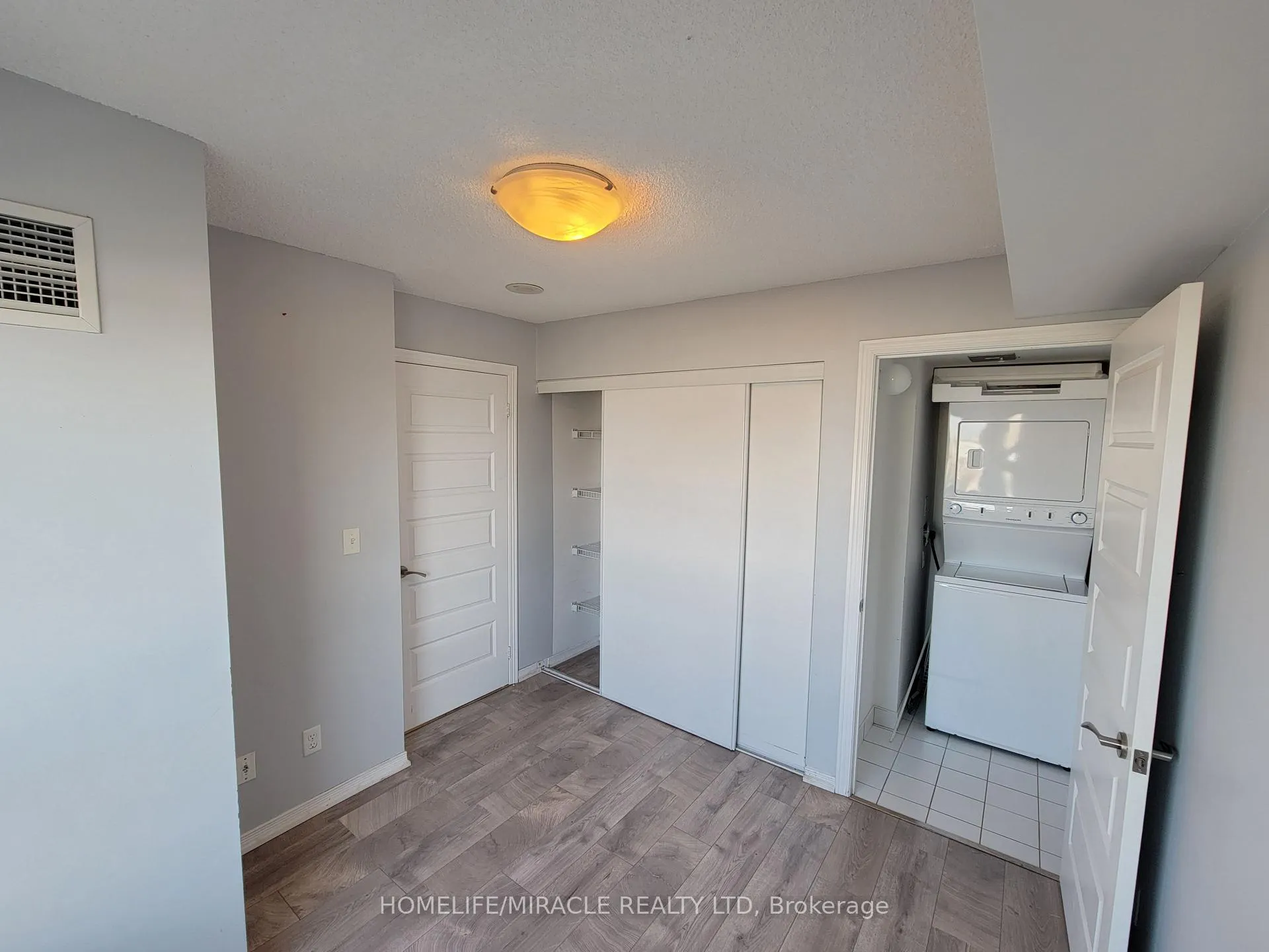 Photo 15 of Unit 503, 215 Queen Street E, Brampton, Queen Street Corridor — HOMEH