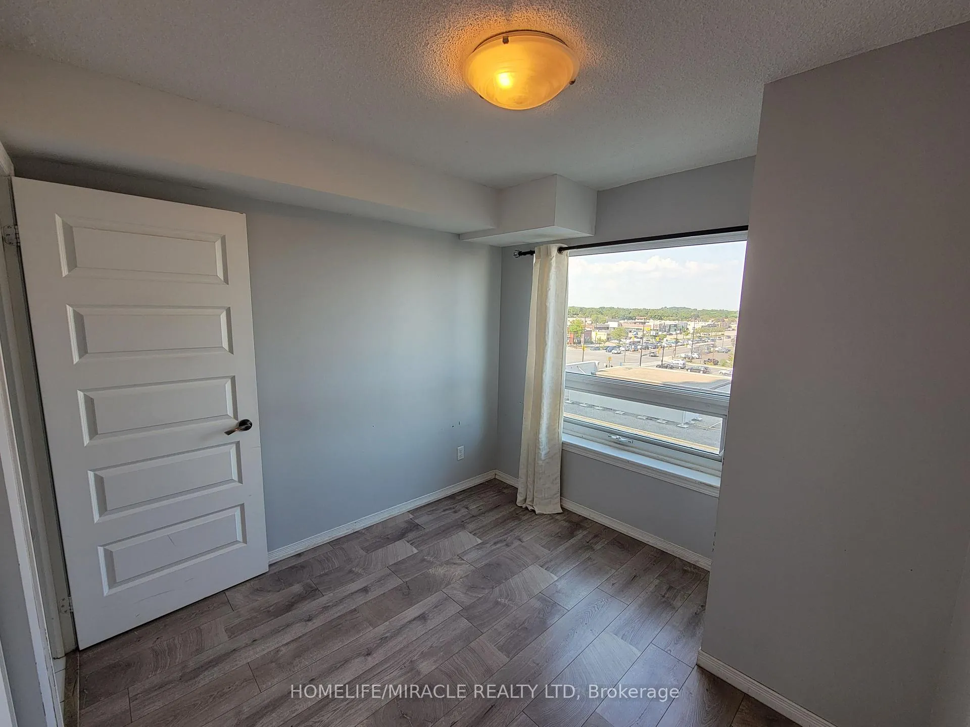 Photo 16 of Unit 503, 215 Queen Street E, Brampton, Queen Street Corridor — HOMEH