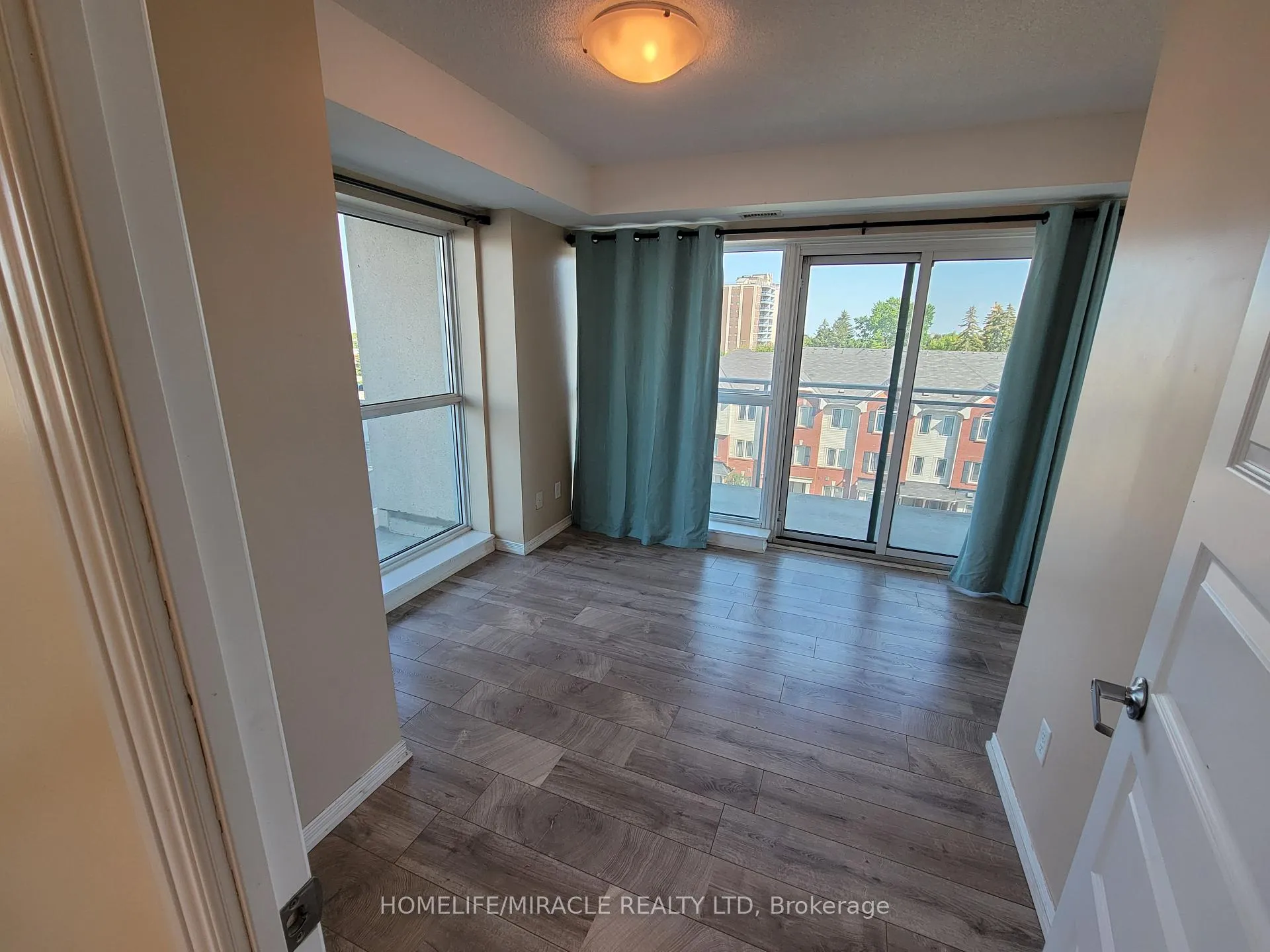Photo 17 of Unit 503, 215 Queen Street E, Brampton, Queen Street Corridor — HOMEH