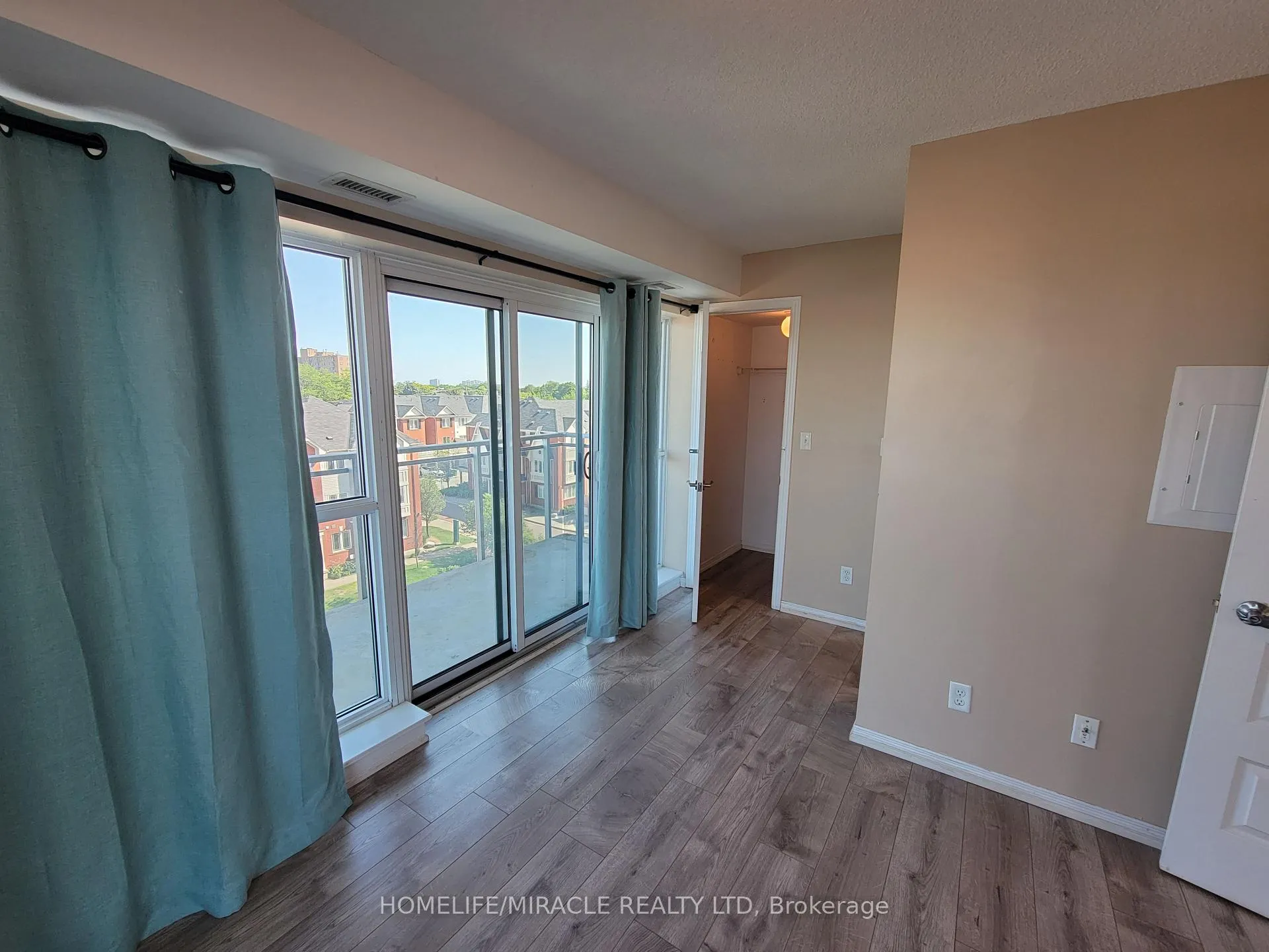 Photo 18 of Unit 503, 215 Queen Street E, Brampton, Queen Street Corridor — HOMEH