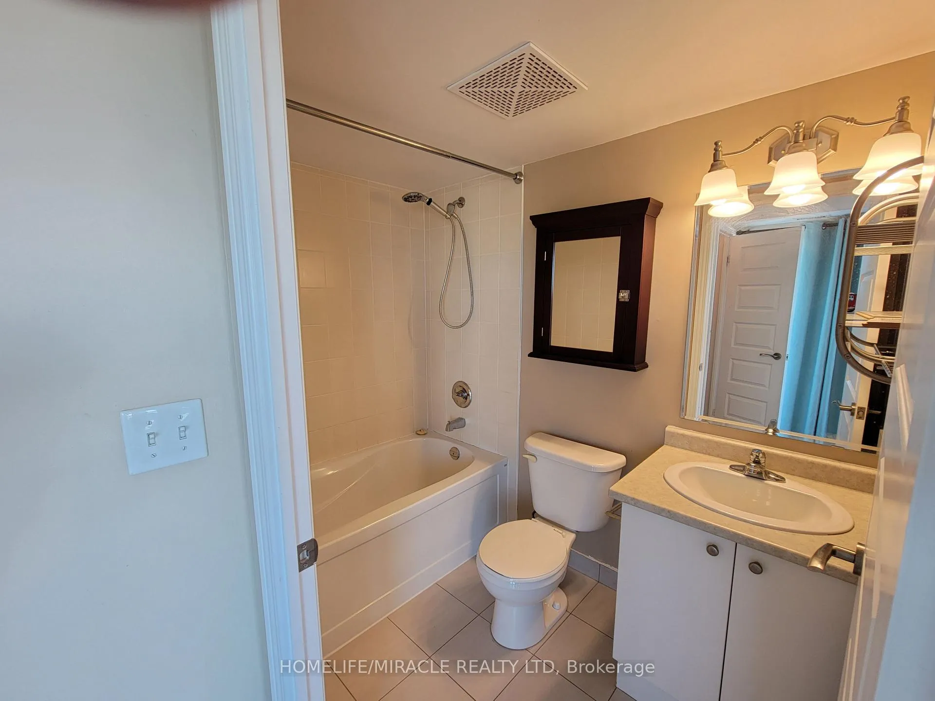 Photo 19 of Unit 503, 215 Queen Street E, Brampton, Queen Street Corridor — HOMEH
