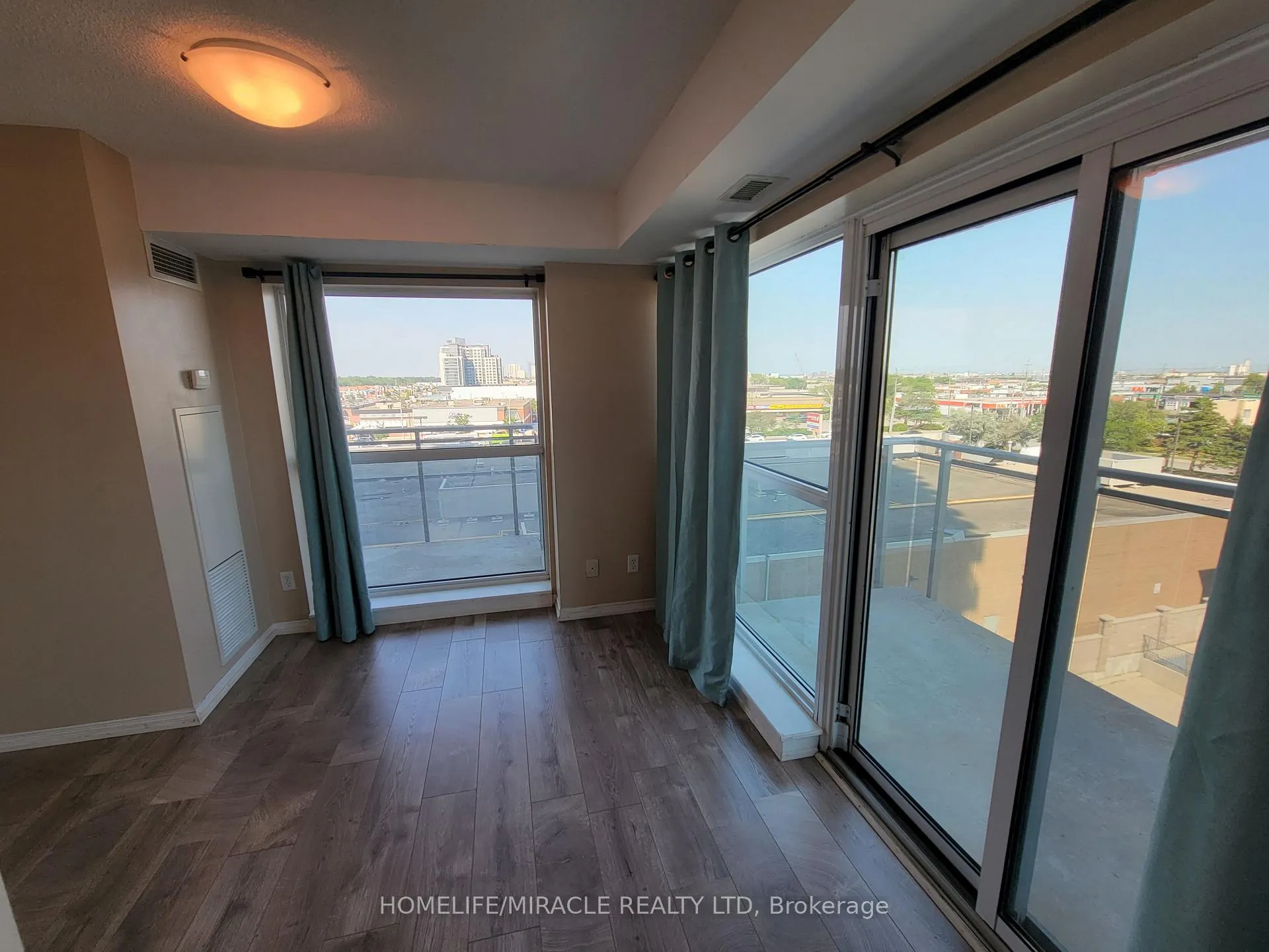 Photo 21 of Unit 503, 215 Queen Street E, Brampton, Queen Street Corridor — HOMEH