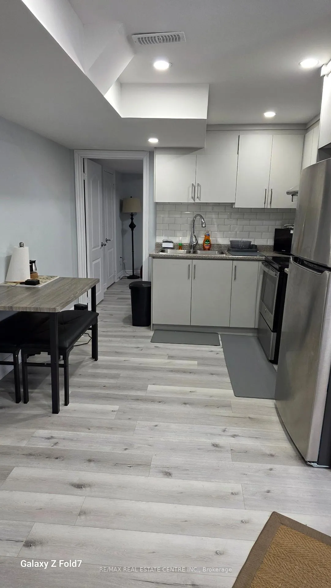 Photo 6 of 726 Dolby Crescent, Milton, Beaty — HOMEH