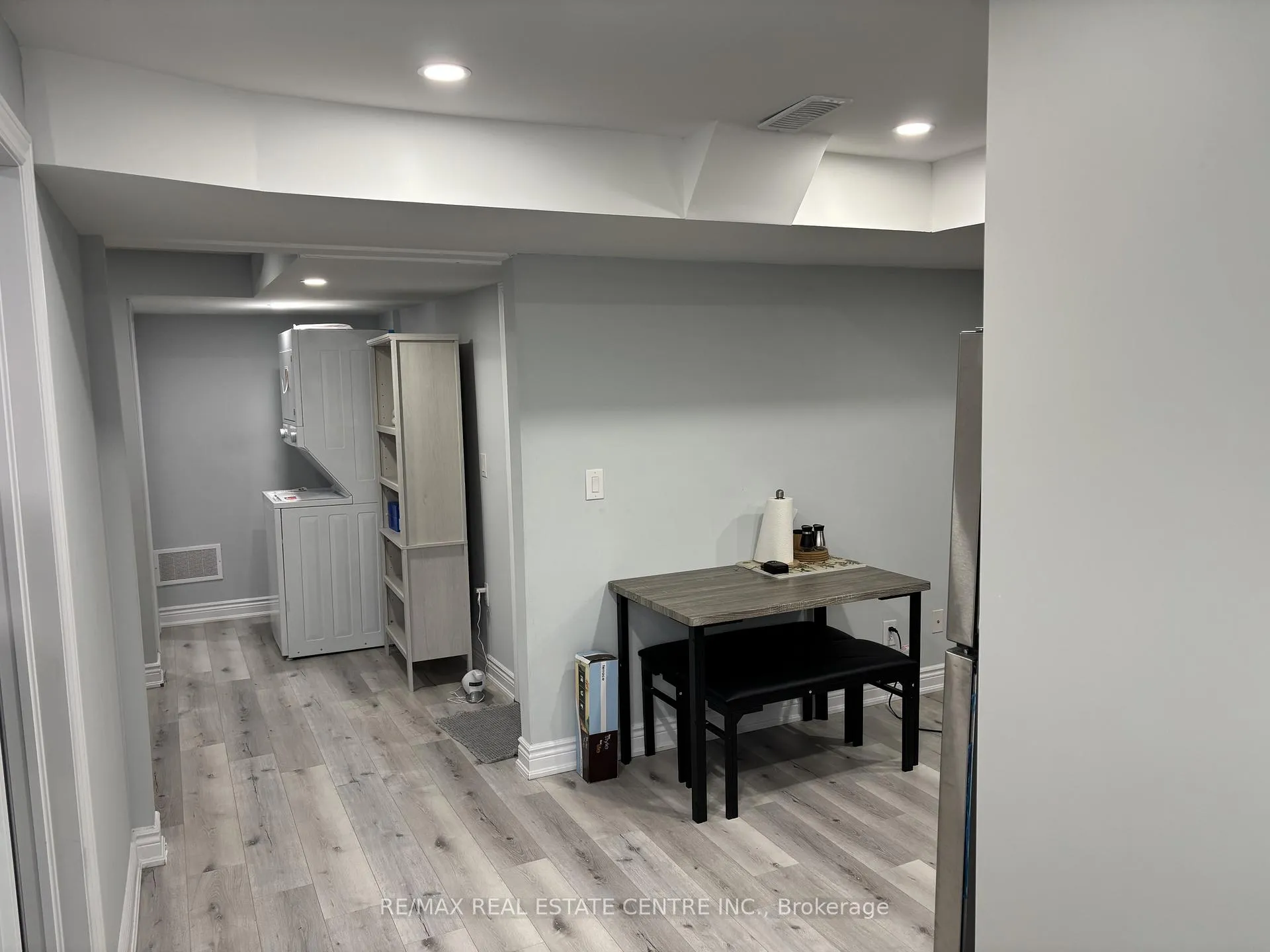 Photo 23 of 726 Dolby Crescent, Milton, Beaty — HOMEH