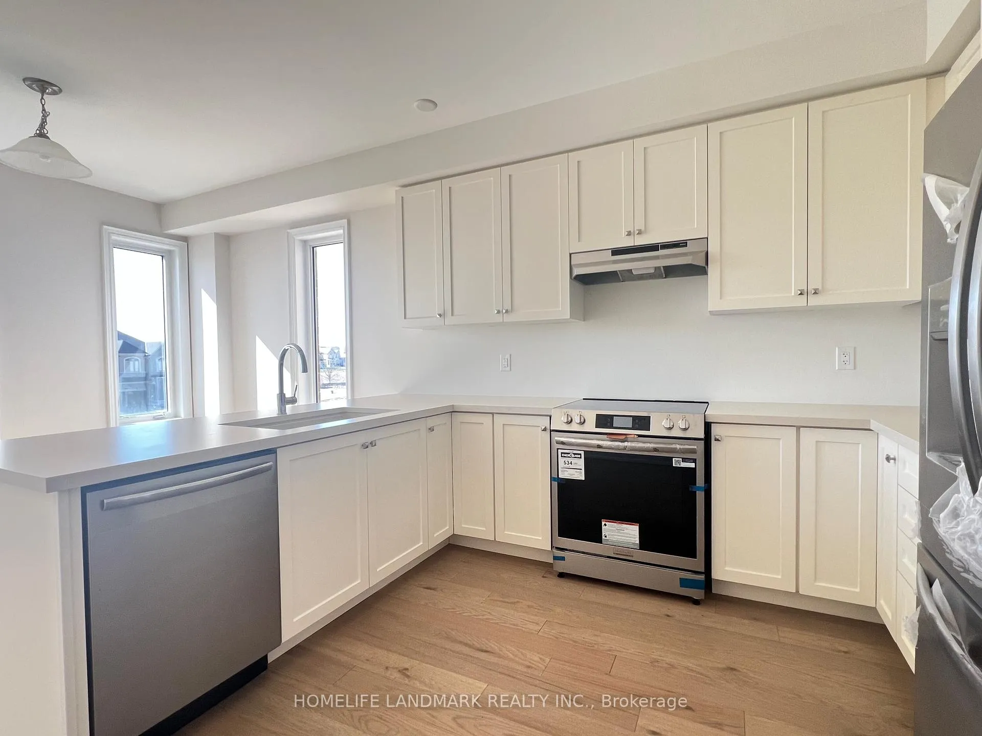Photo 5 of 2808 Tippett Mews, Pickering, Rural Pickering — HOMEH