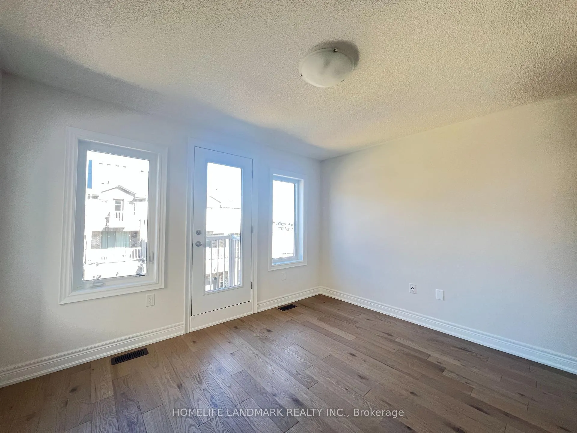 Photo 8 of 2808 Tippett Mews, Pickering, Rural Pickering — HOMEH
