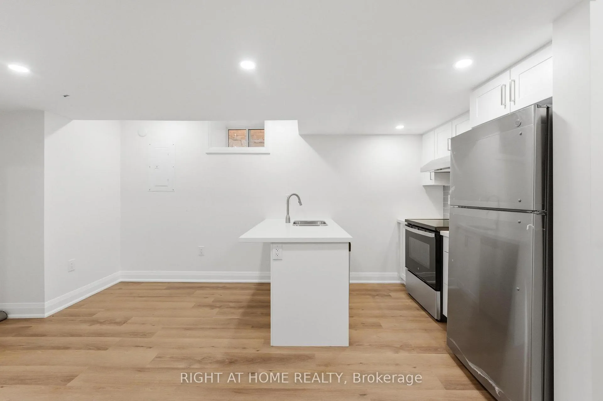 Photo 4 of Unit LOWER, 187 Oak Avenue, Hamilton, Landsdale — HOMEH