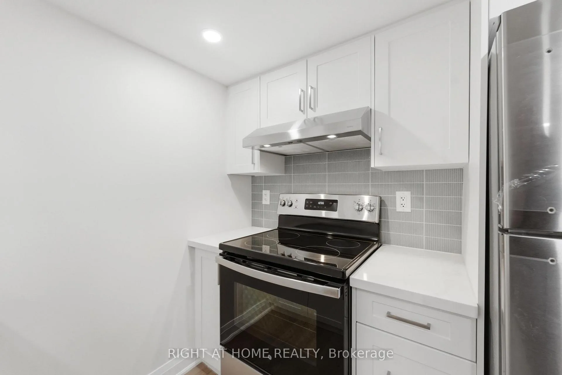 Photo 7 of Unit LOWER, 187 Oak Avenue, Hamilton, Landsdale — HOMEH