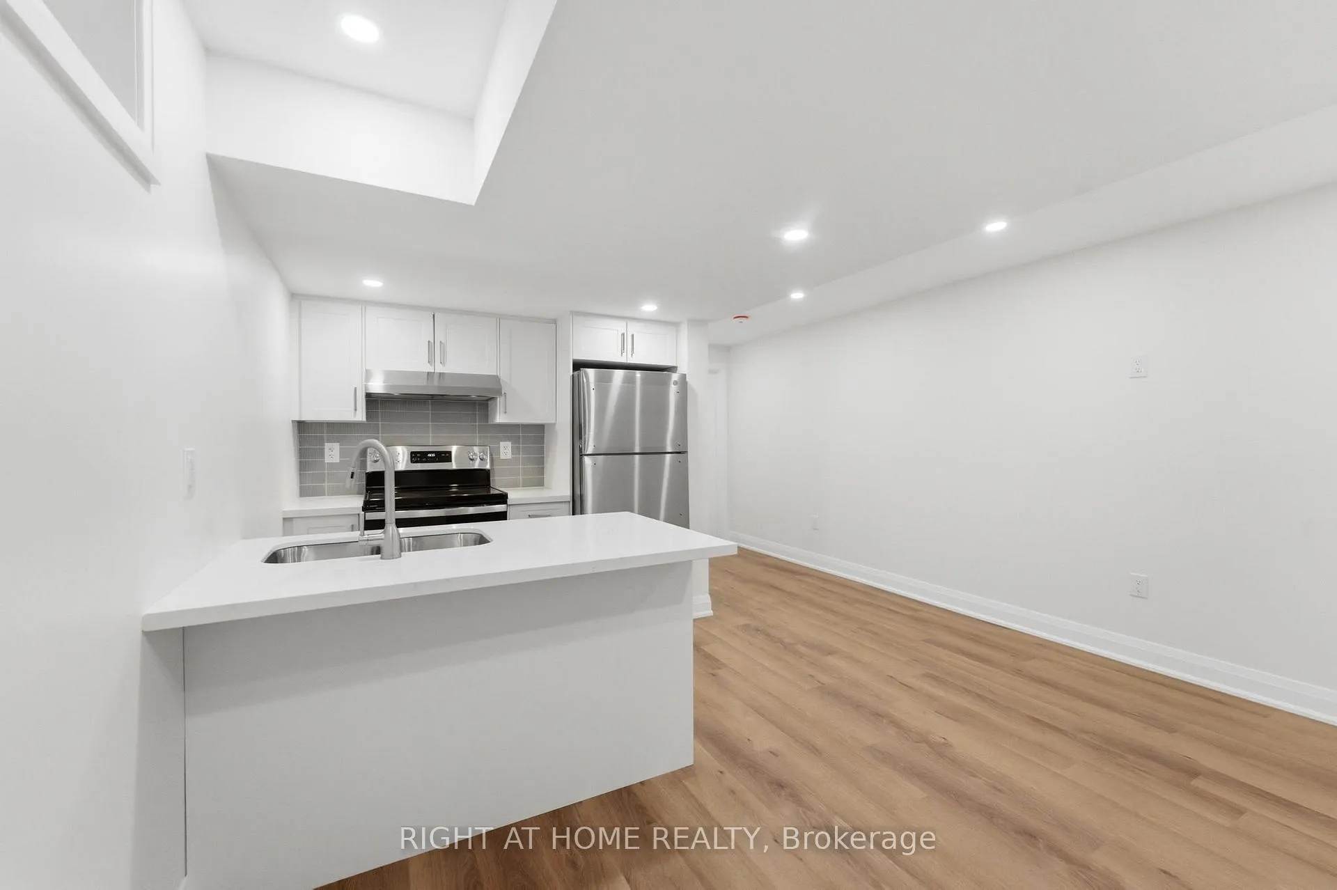 Photo 8 of Unit LOWER, 187 Oak Avenue, Hamilton, Landsdale — HOMEH