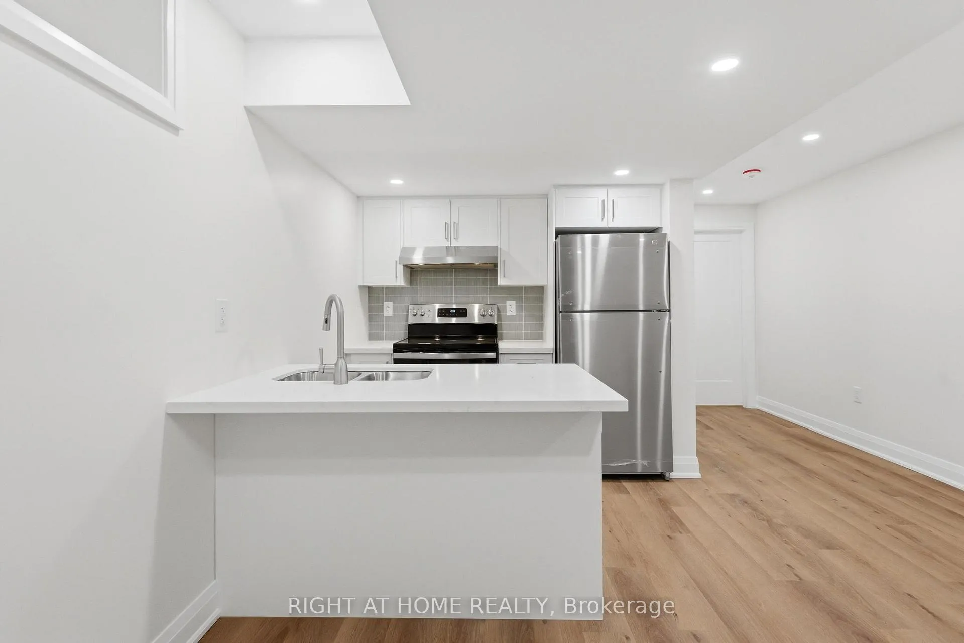 Photo 9 of Unit LOWER, 187 Oak Avenue, Hamilton, Landsdale — HOMEH