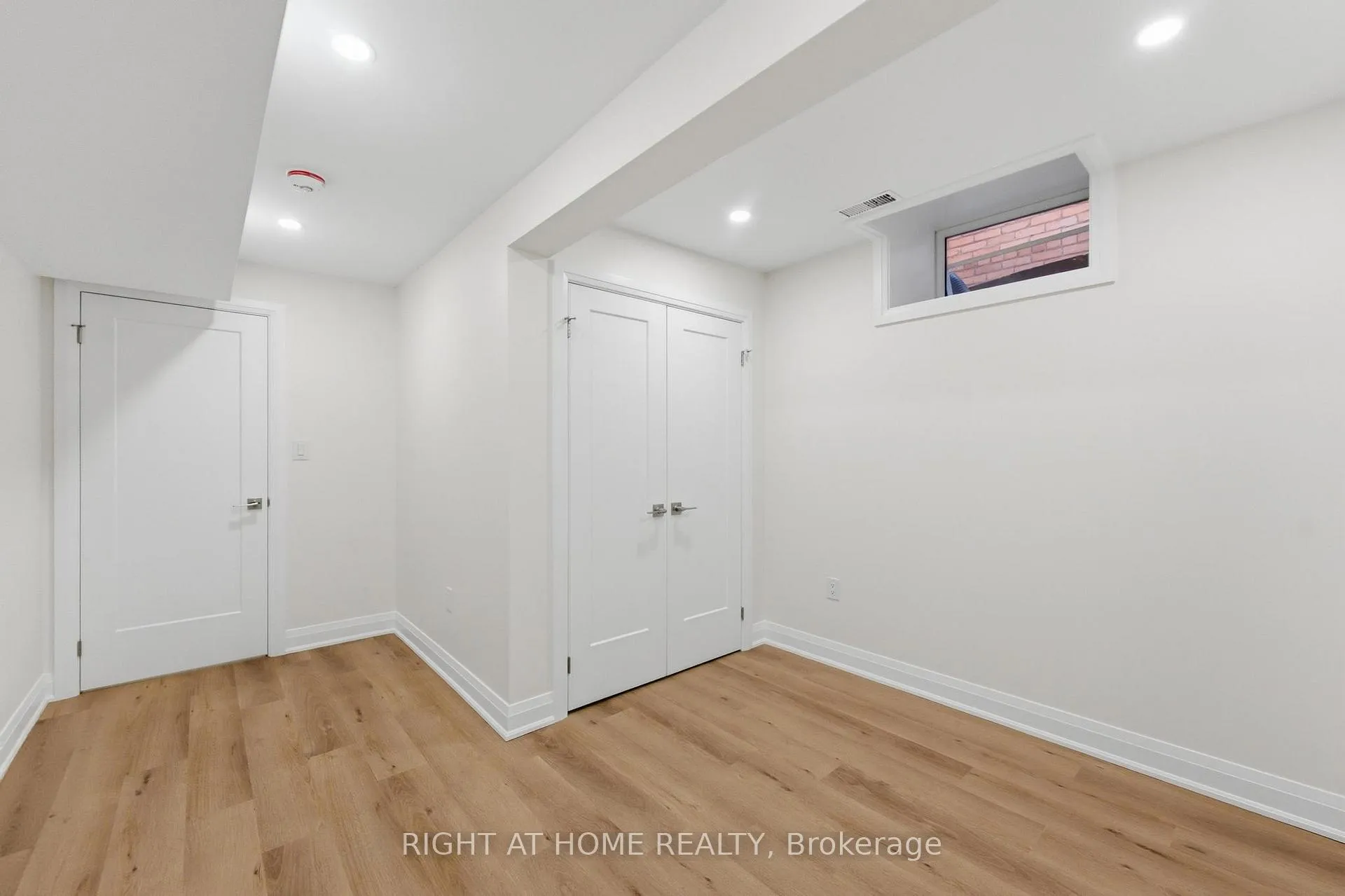 Photo 11 of Unit LOWER, 187 Oak Avenue, Hamilton, Landsdale — HOMEH