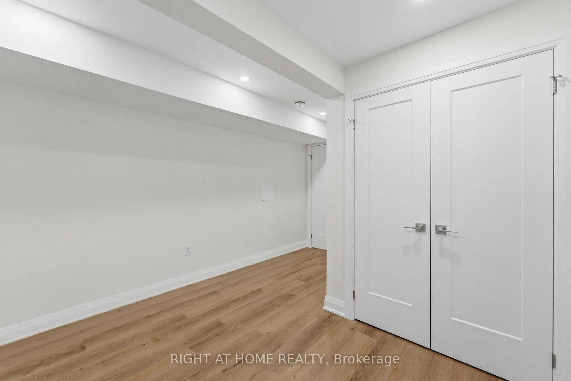Photo 12 of Unit LOWER, 187 Oak Avenue, Hamilton, Landsdale — HOMEH