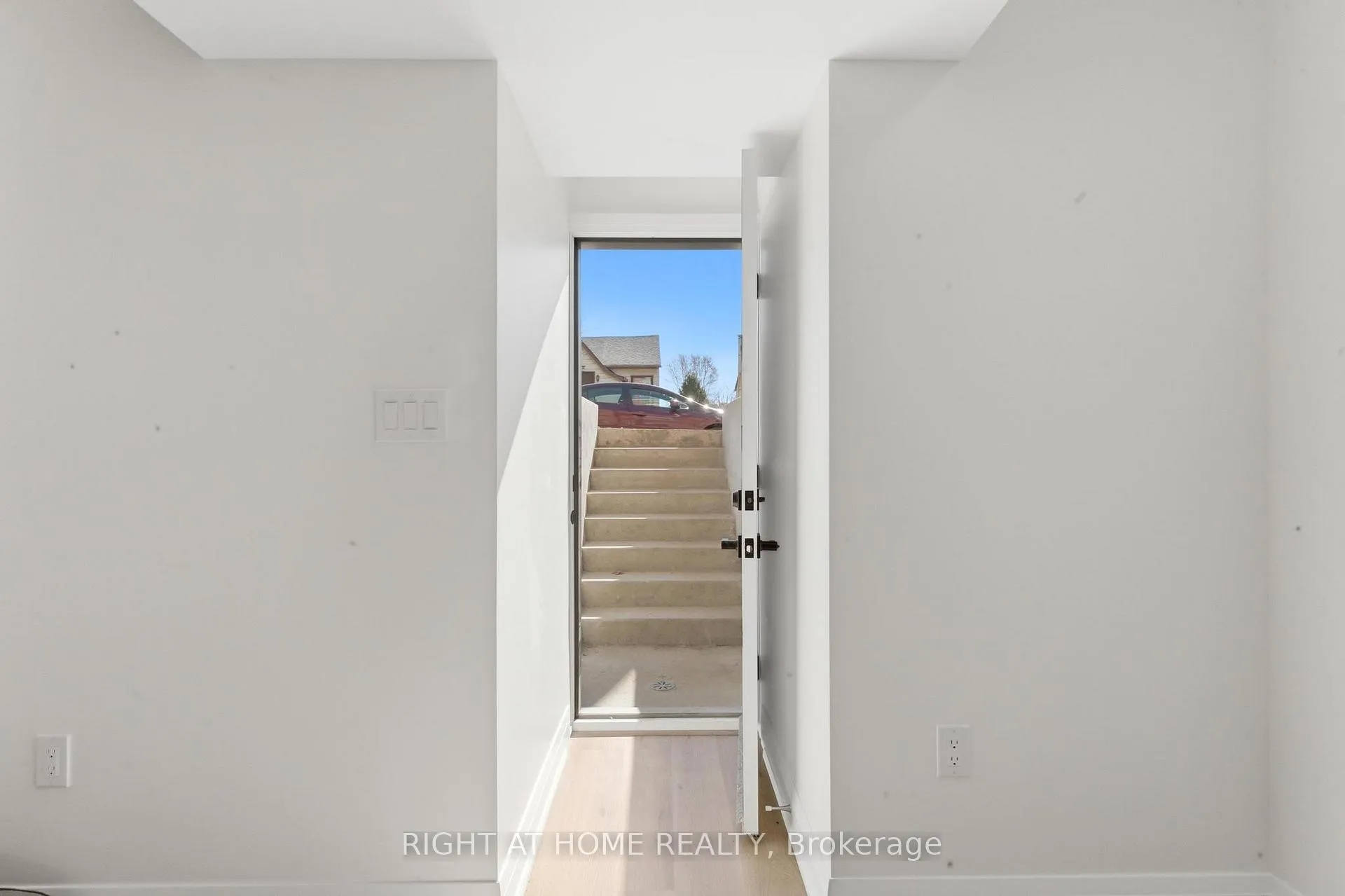 Photo 19 of Unit LOWER, 187 Oak Avenue, Hamilton, Landsdale — HOMEH