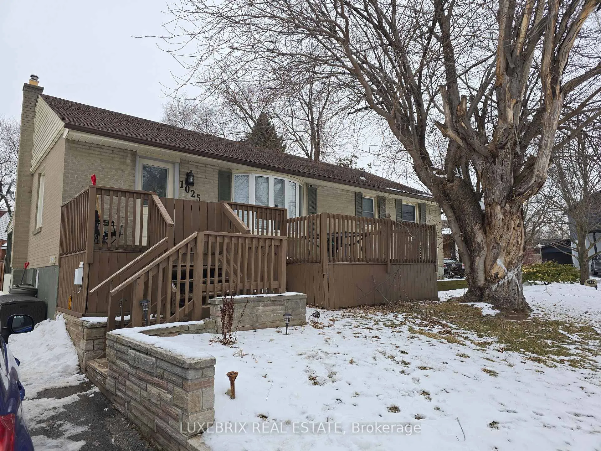 Photo 2 of 1025 Wayne Place, Burlington, LaSalle — HOMEH
