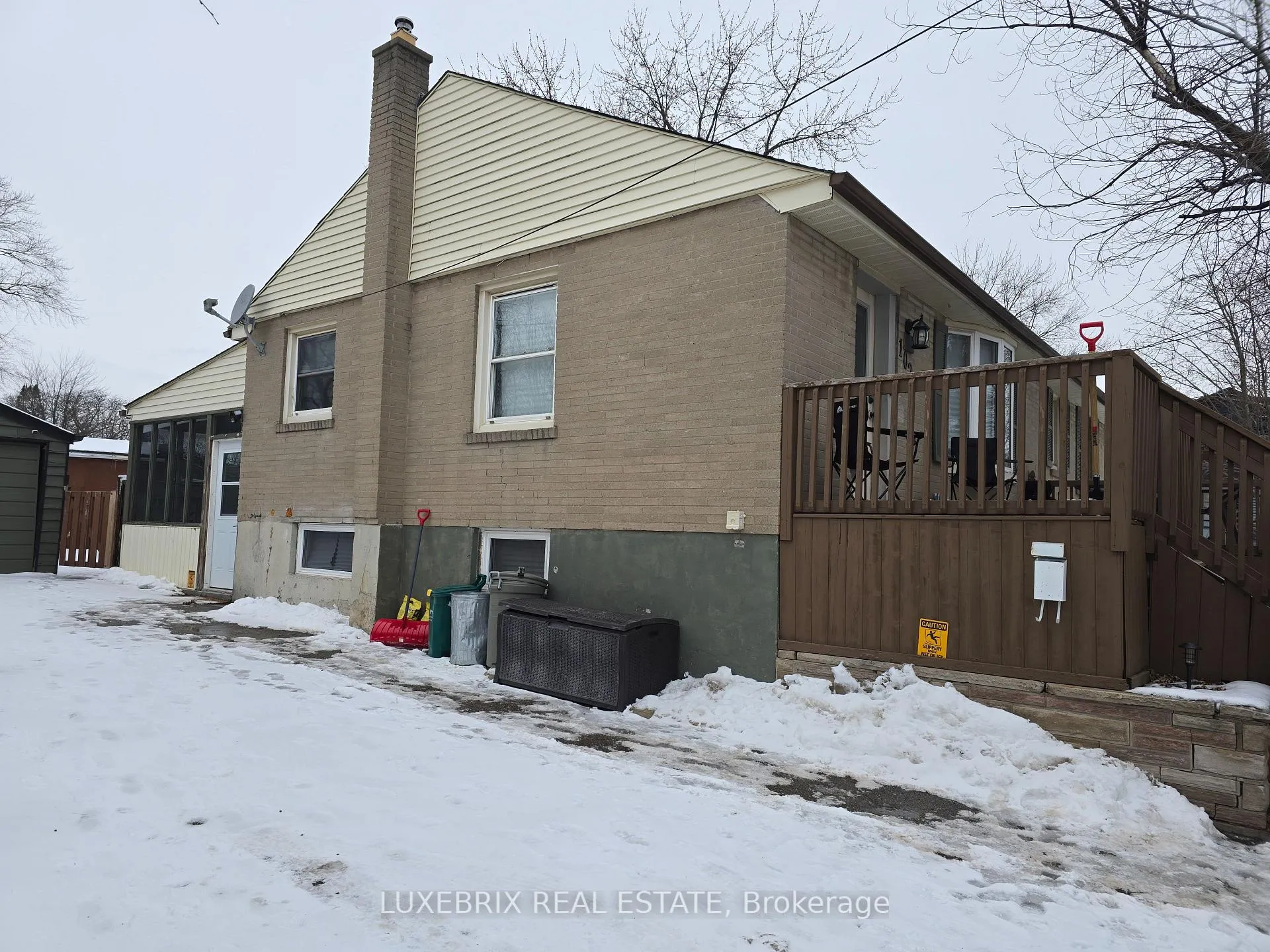 Photo 3 of 1025 Wayne Place, Burlington, LaSalle — HOMEH