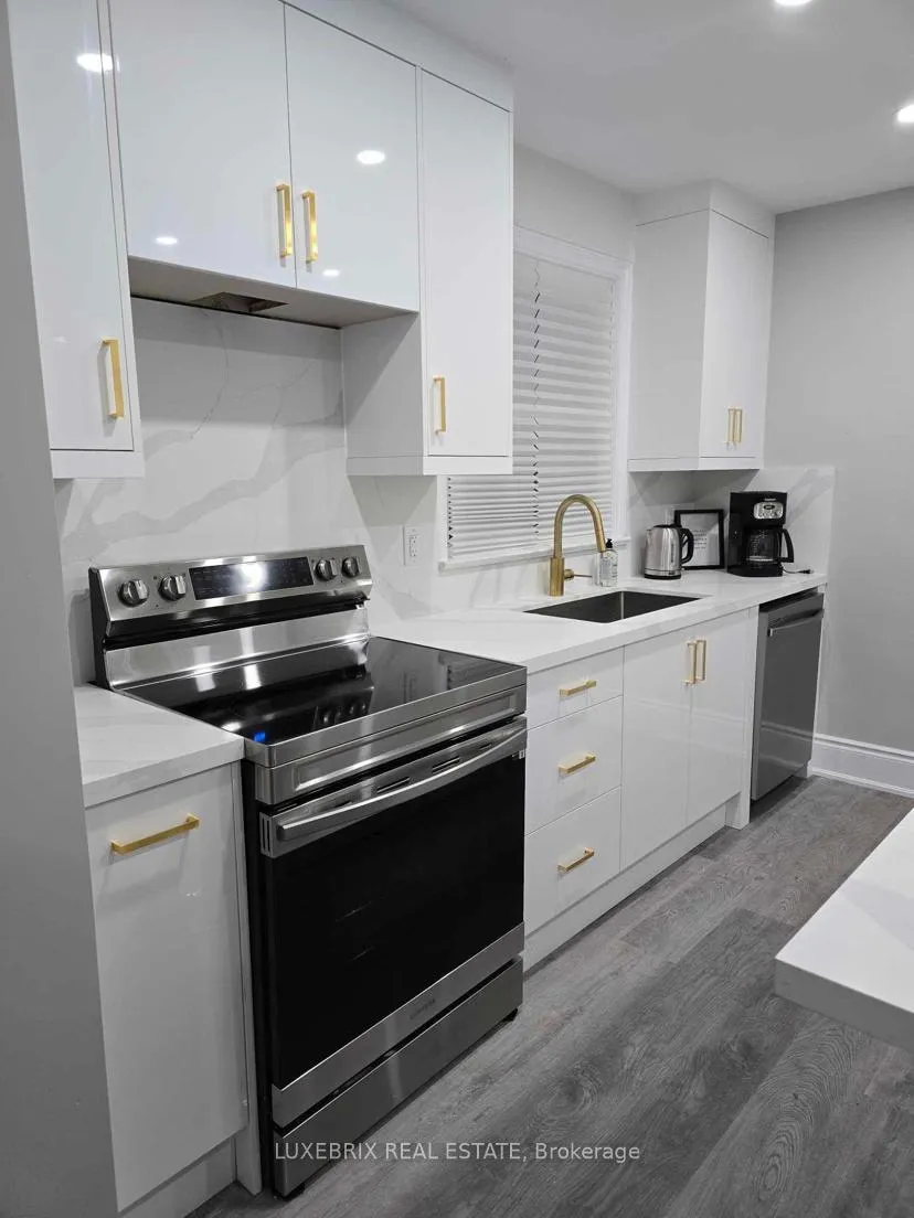Photo 8 of 1025 Wayne Place, Burlington, LaSalle — HOMEH