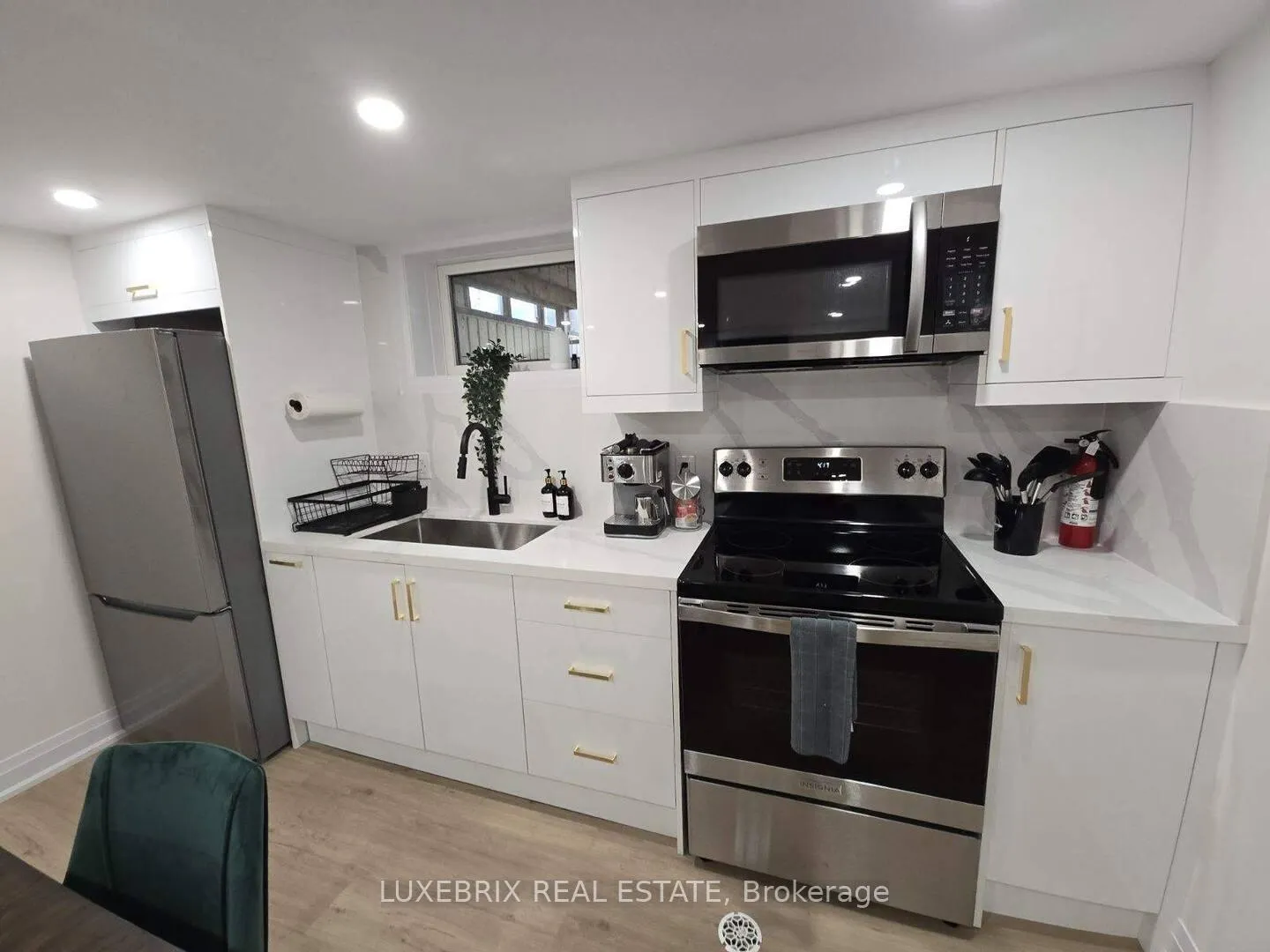 Photo 20 of 1025 Wayne Place, Burlington, LaSalle — HOMEH