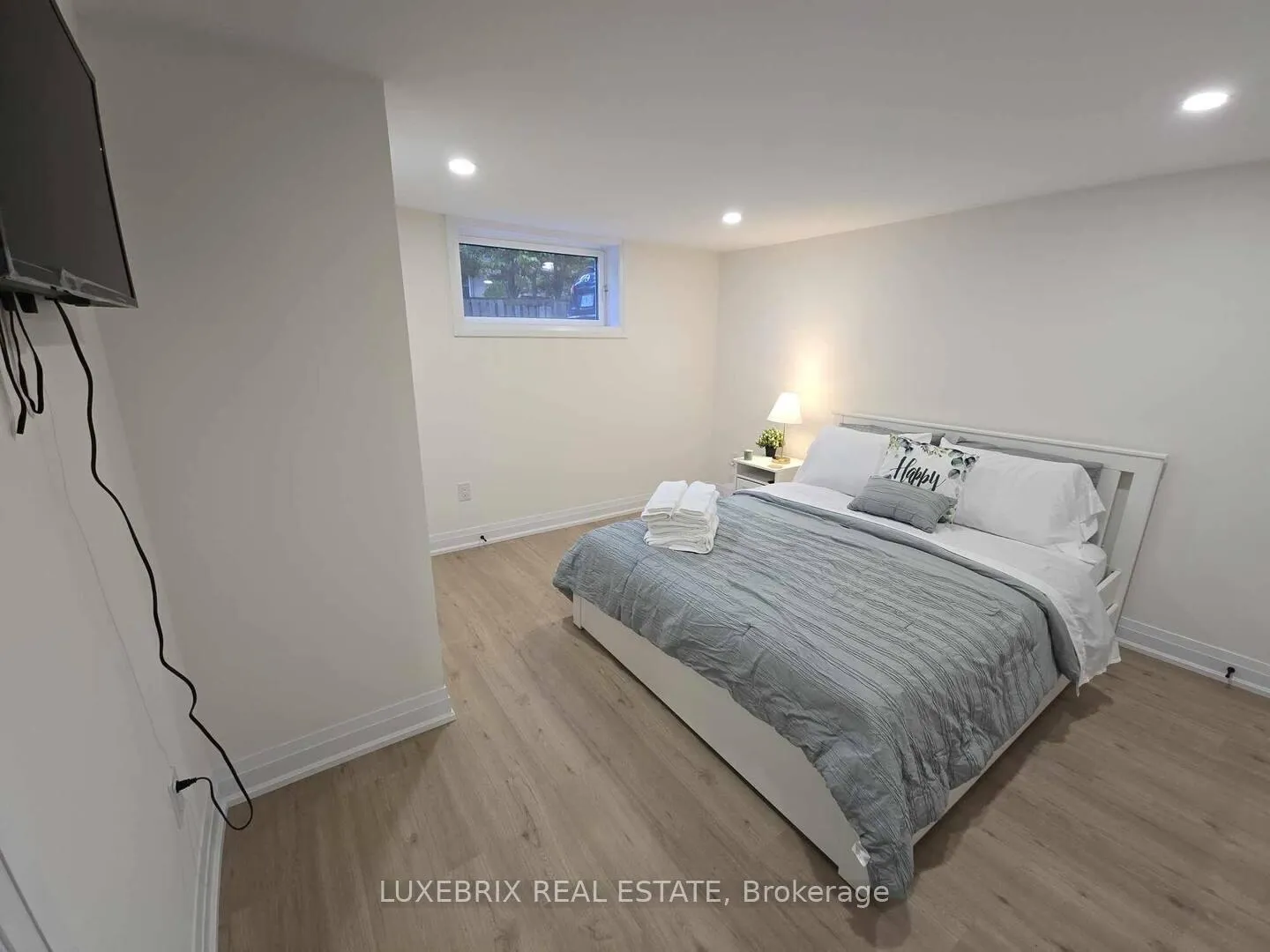 Photo 21 of 1025 Wayne Place, Burlington, LaSalle — HOMEH