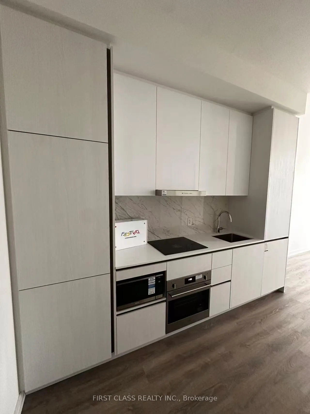 Photo 7 of Unit 3703, 8 Interchange Way, Vaughan, Vaughan Corporate Centre — HOMEH
