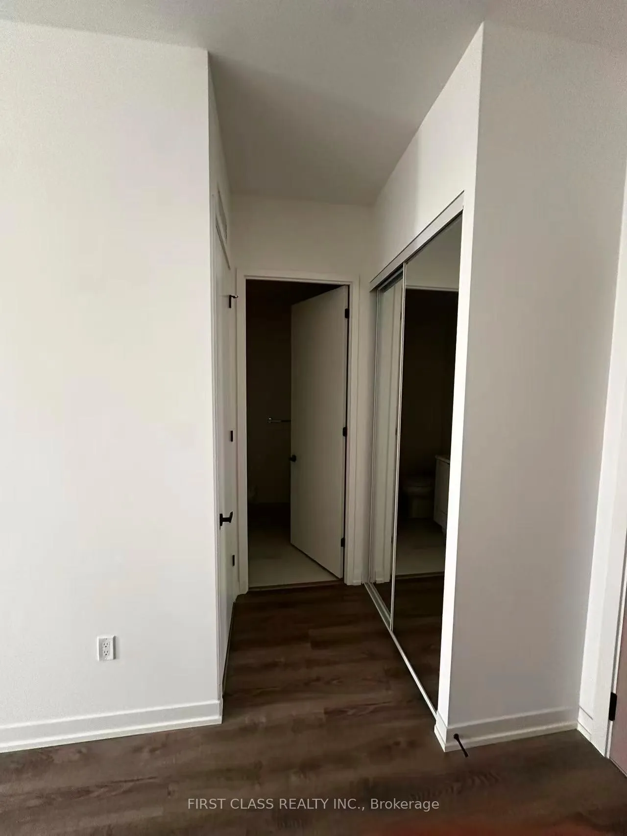 Photo 9 of Unit 3703, 8 Interchange Way, Vaughan, Vaughan Corporate Centre — HOMEH