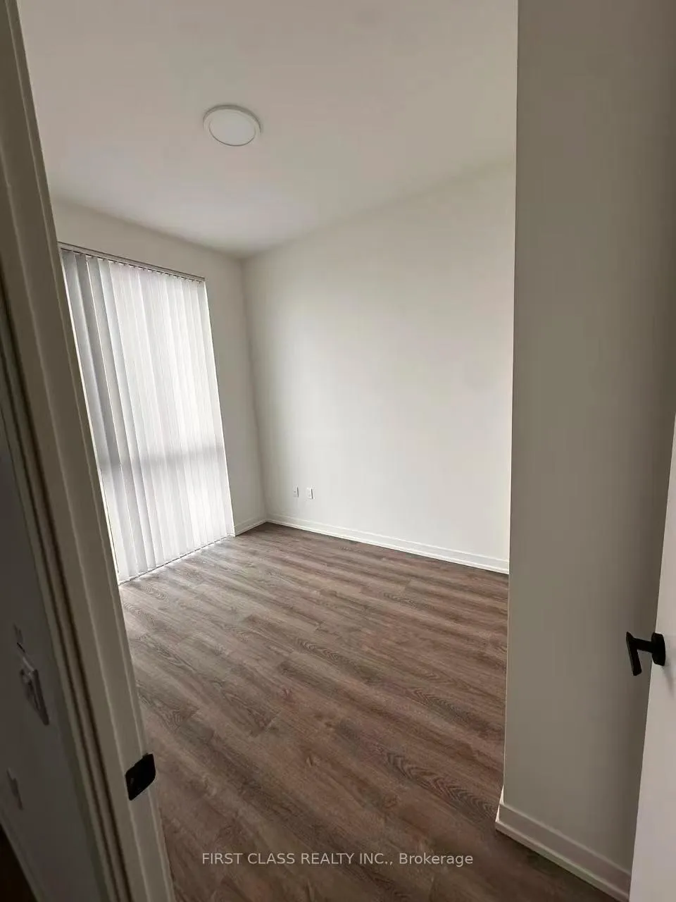 Photo 13 of Unit 3703, 8 Interchange Way, Vaughan, Vaughan Corporate Centre — HOMEH