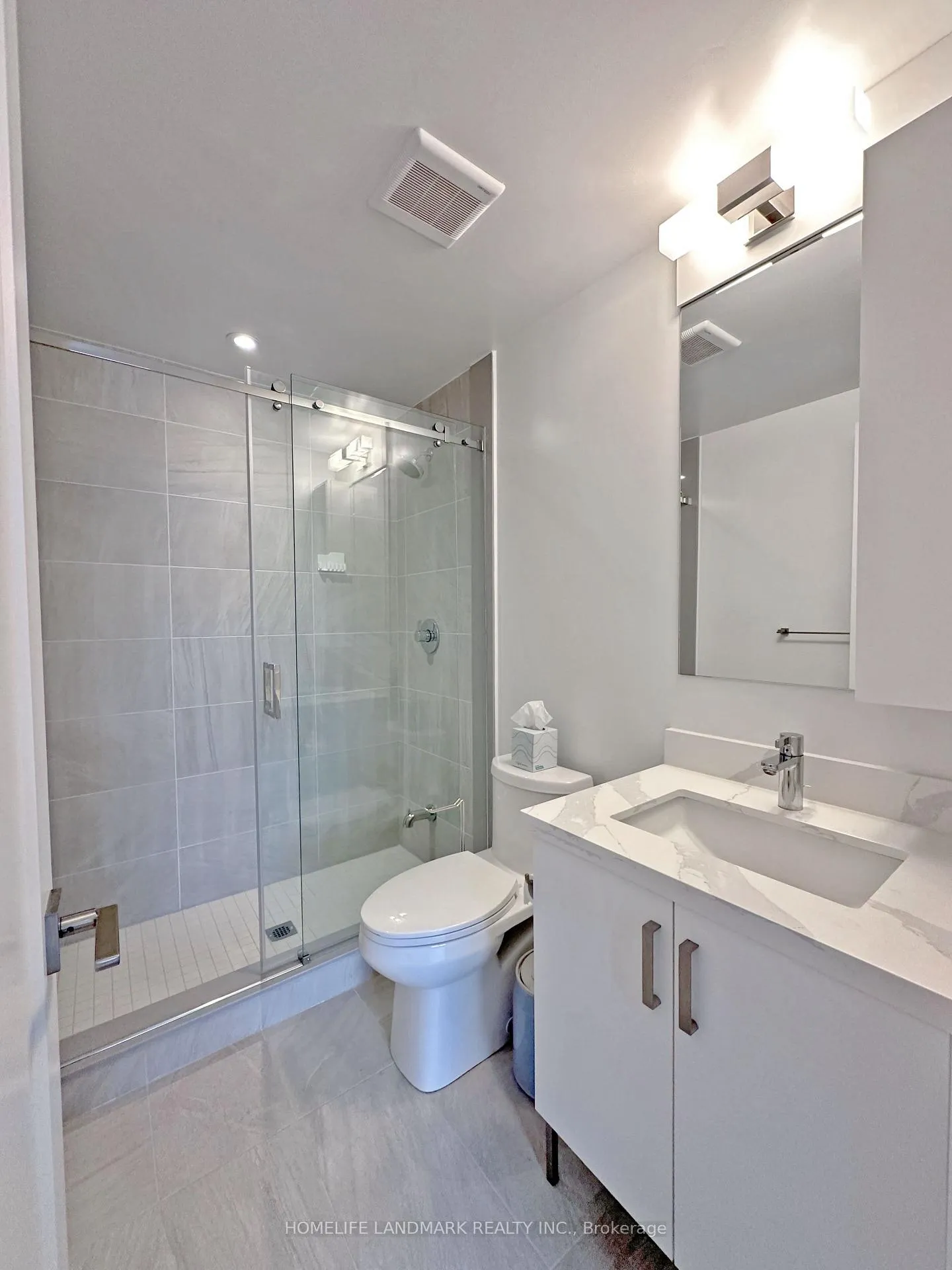 Photo 5 of 45 Gandhi Lane, Markham, Commerce Valley — HOMEH