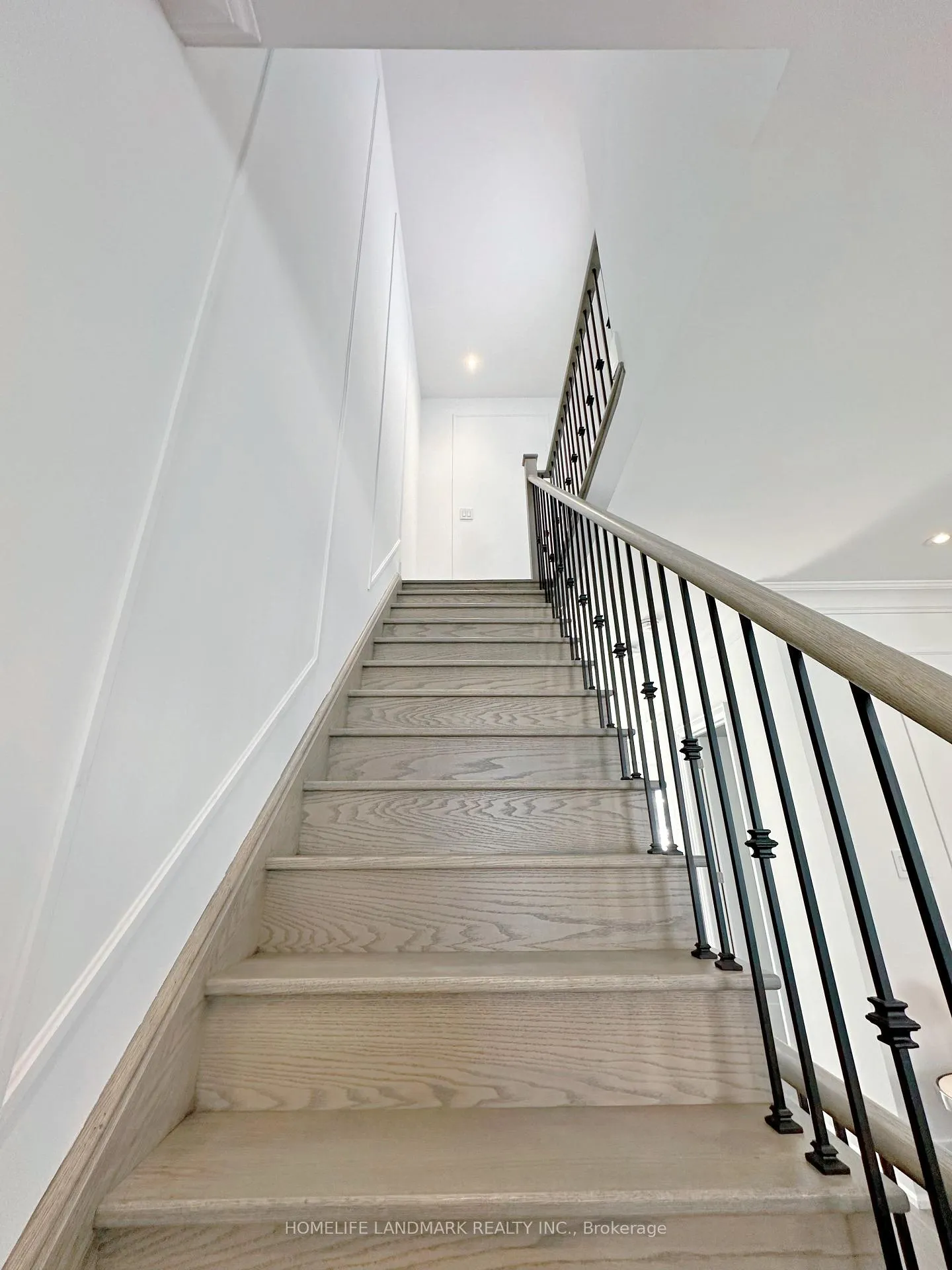 Photo 14 of 45 Gandhi Lane, Markham, Commerce Valley — HOMEH