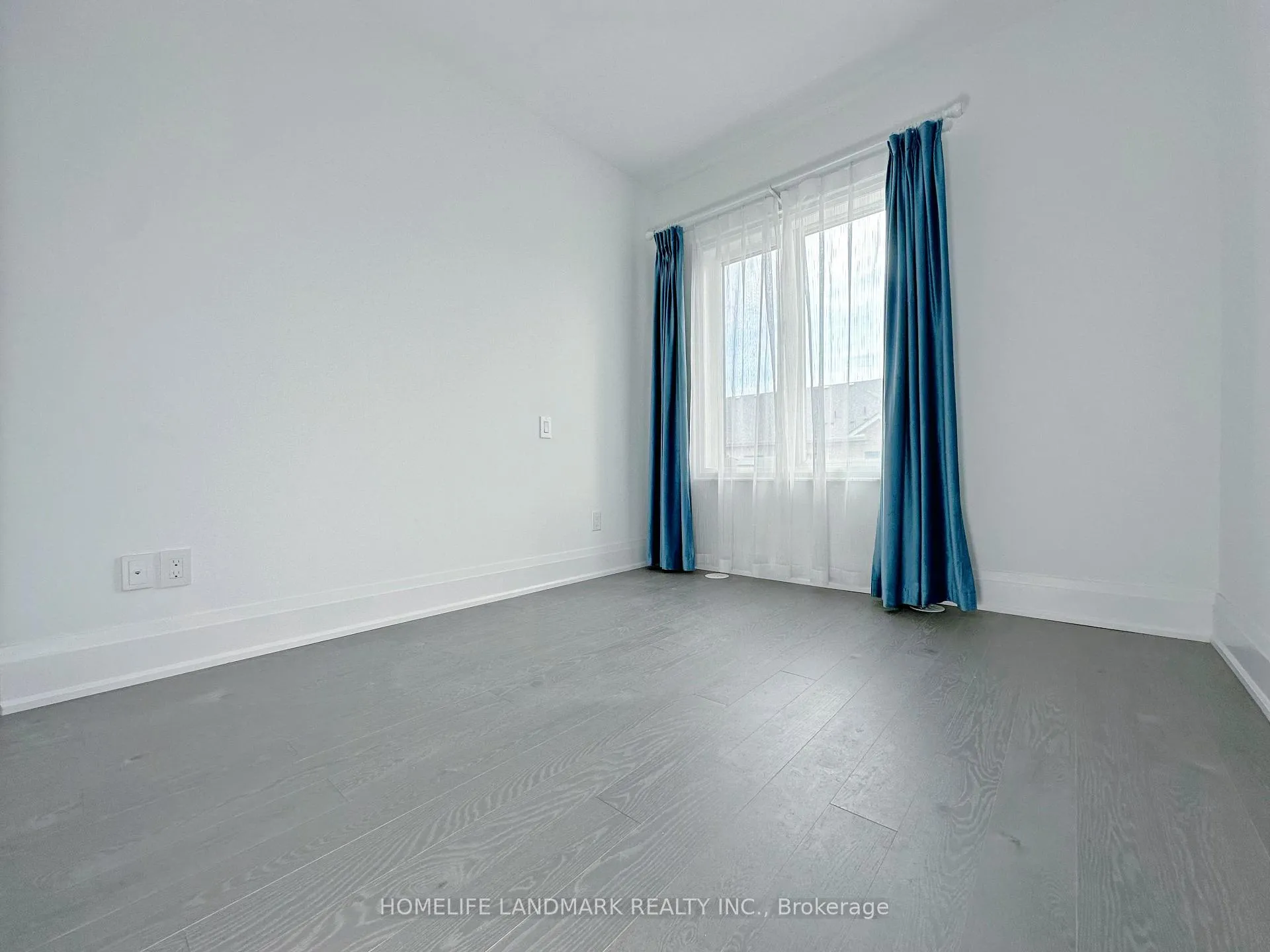 Photo 21 of 45 Gandhi Lane, Markham, Commerce Valley — HOMEH