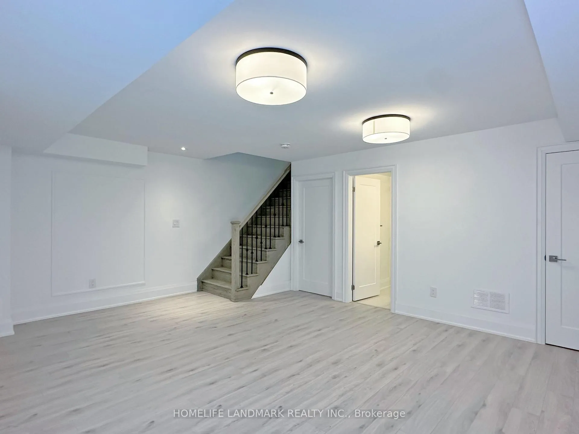 Photo 24 of 45 Gandhi Lane, Markham, Commerce Valley — HOMEH