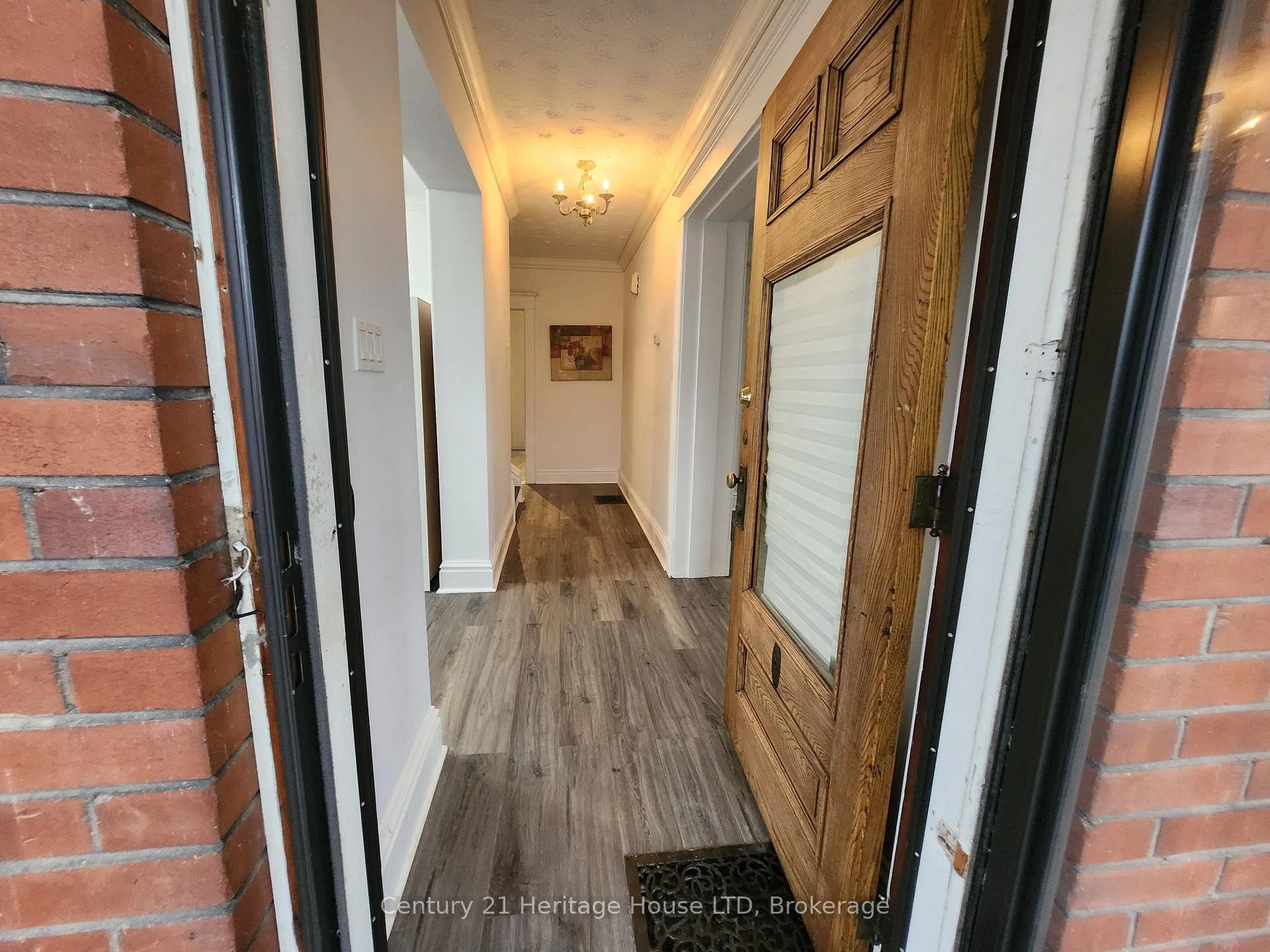 Photo 4 of 8269 Willoughby Drive, Niagara Falls, Chippawa — HOMEH