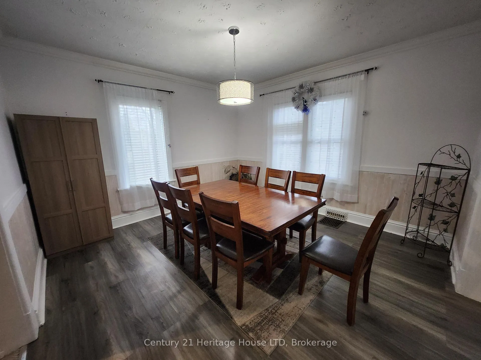 Photo 9 of 8269 Willoughby Drive, Niagara Falls, Chippawa — HOMEH