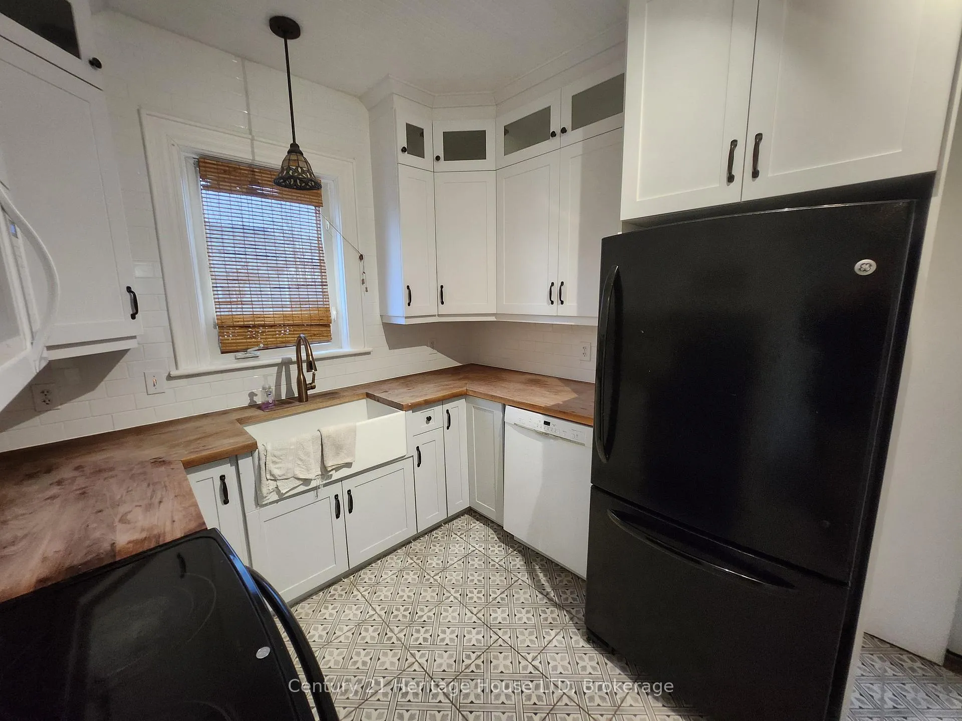Photo 13 of 8269 Willoughby Drive, Niagara Falls, Chippawa — HOMEH